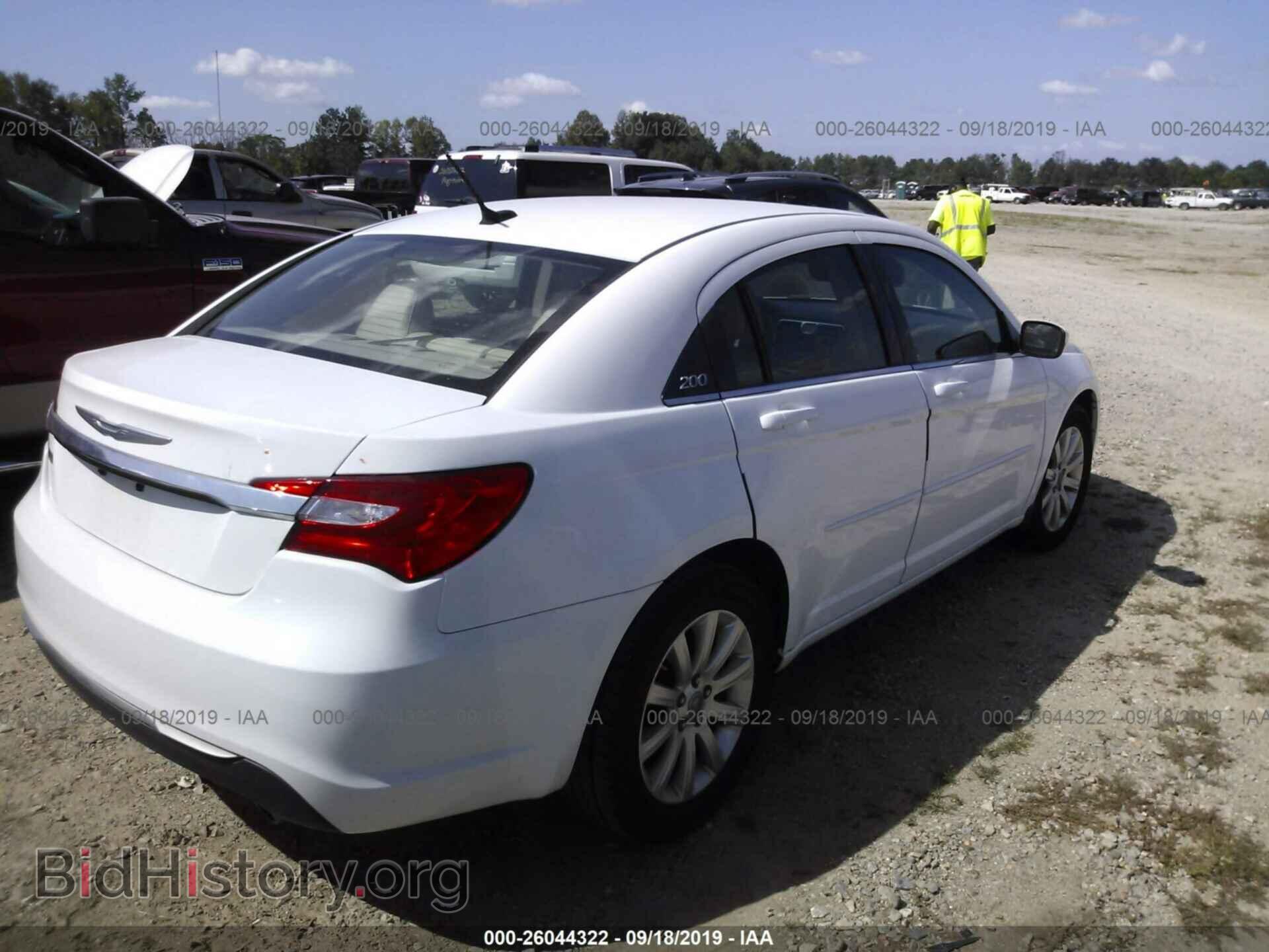 2013 CHRYSLER 200 - VIN: 1C3CCBBG4DN743039 - Photo 4