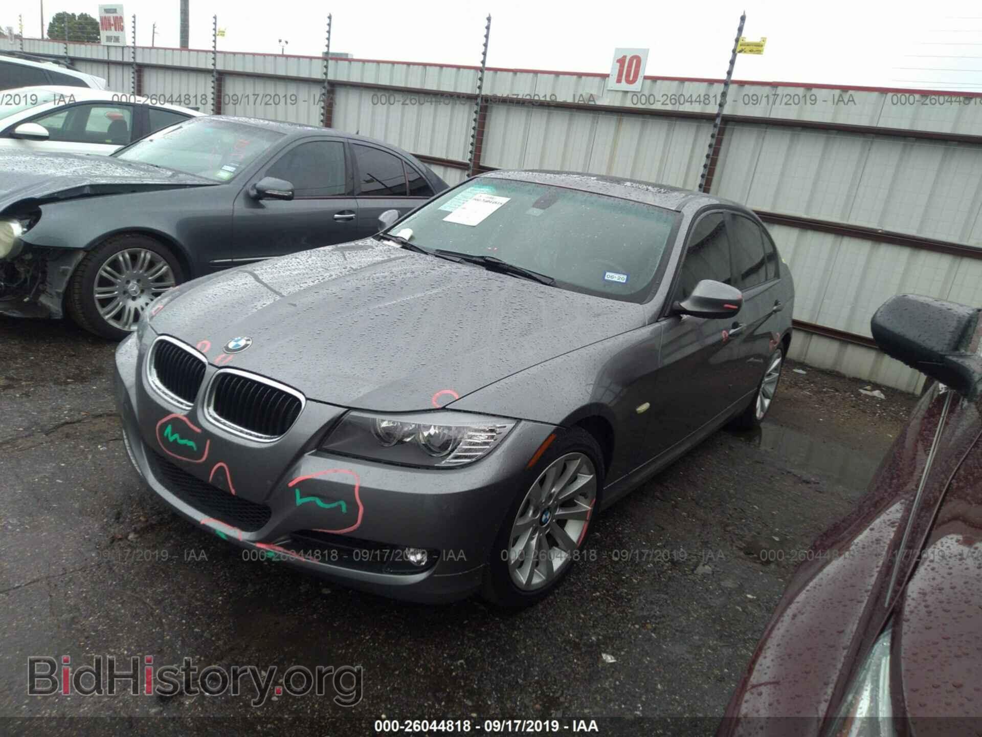 2011 BMW 328 - VIN: WBAPH7C58BE677940 - Фото 2