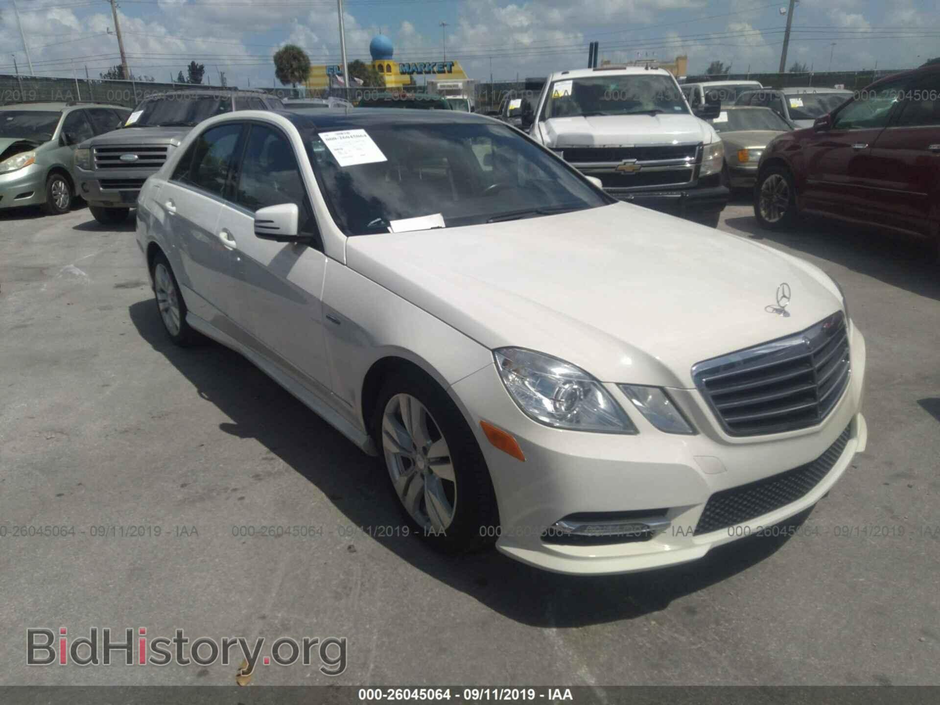 Photo WDDHF2EB6CA558477 - MERCEDES-BENZ E 2012