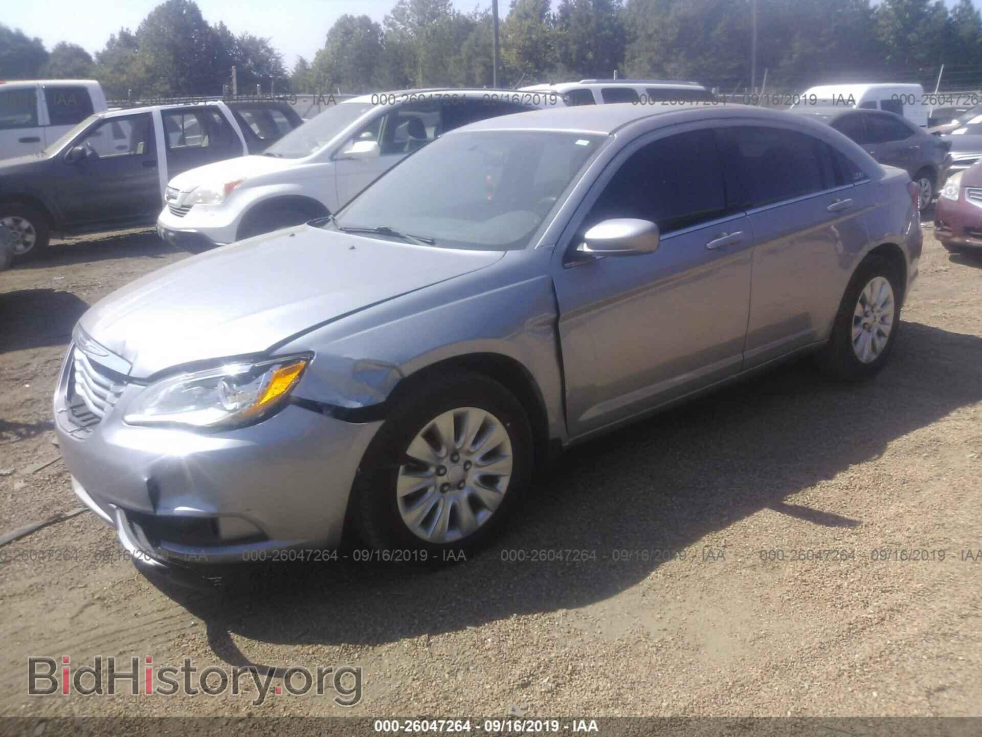 2014 CHRYSLER 200 - VIN: 1C3CCBAB0EN211763 - Фото 2