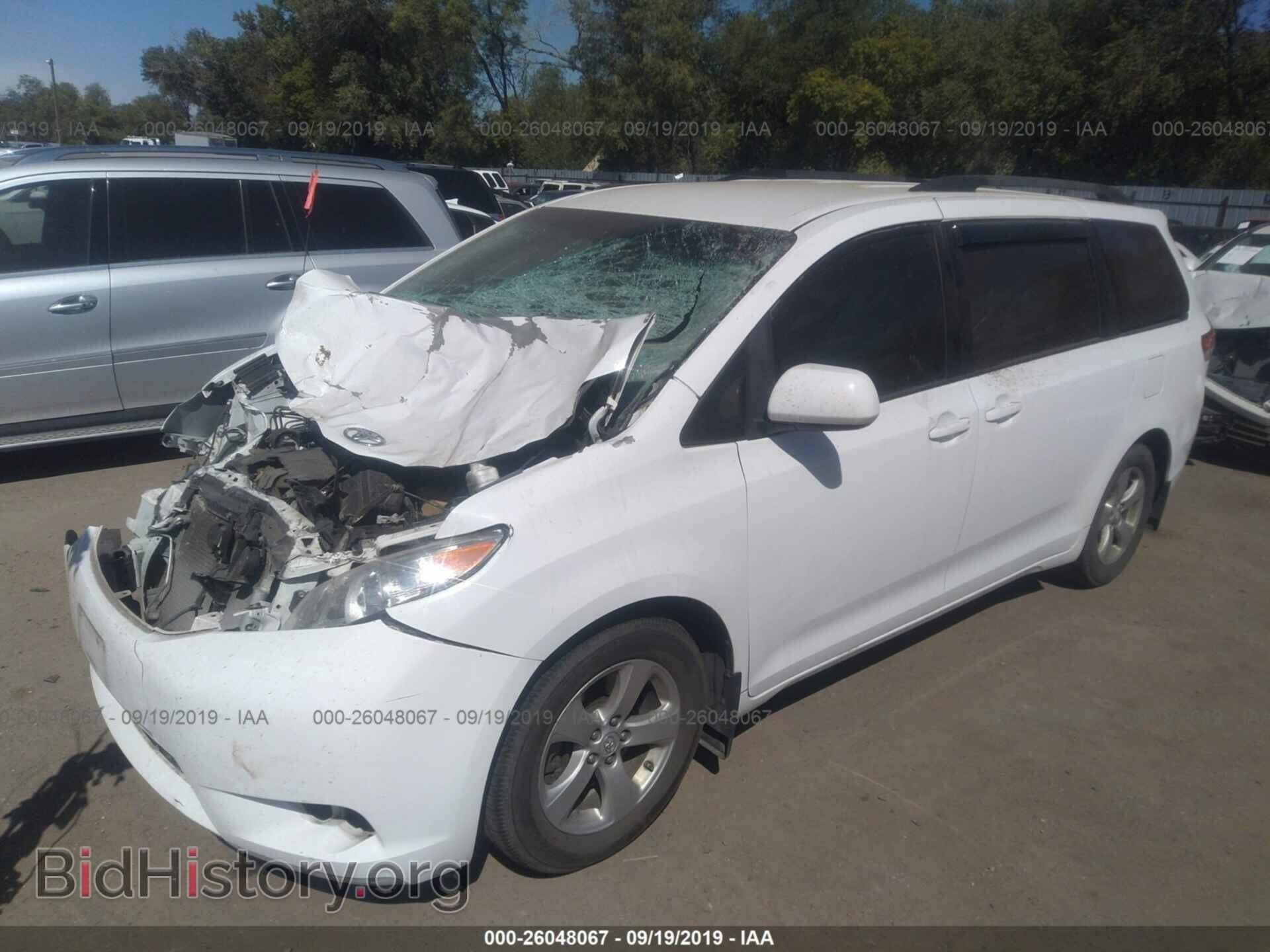 2013 TOYOTA SIENNA - VIN: 5TDKK3DC8DS302048 - Фото 2