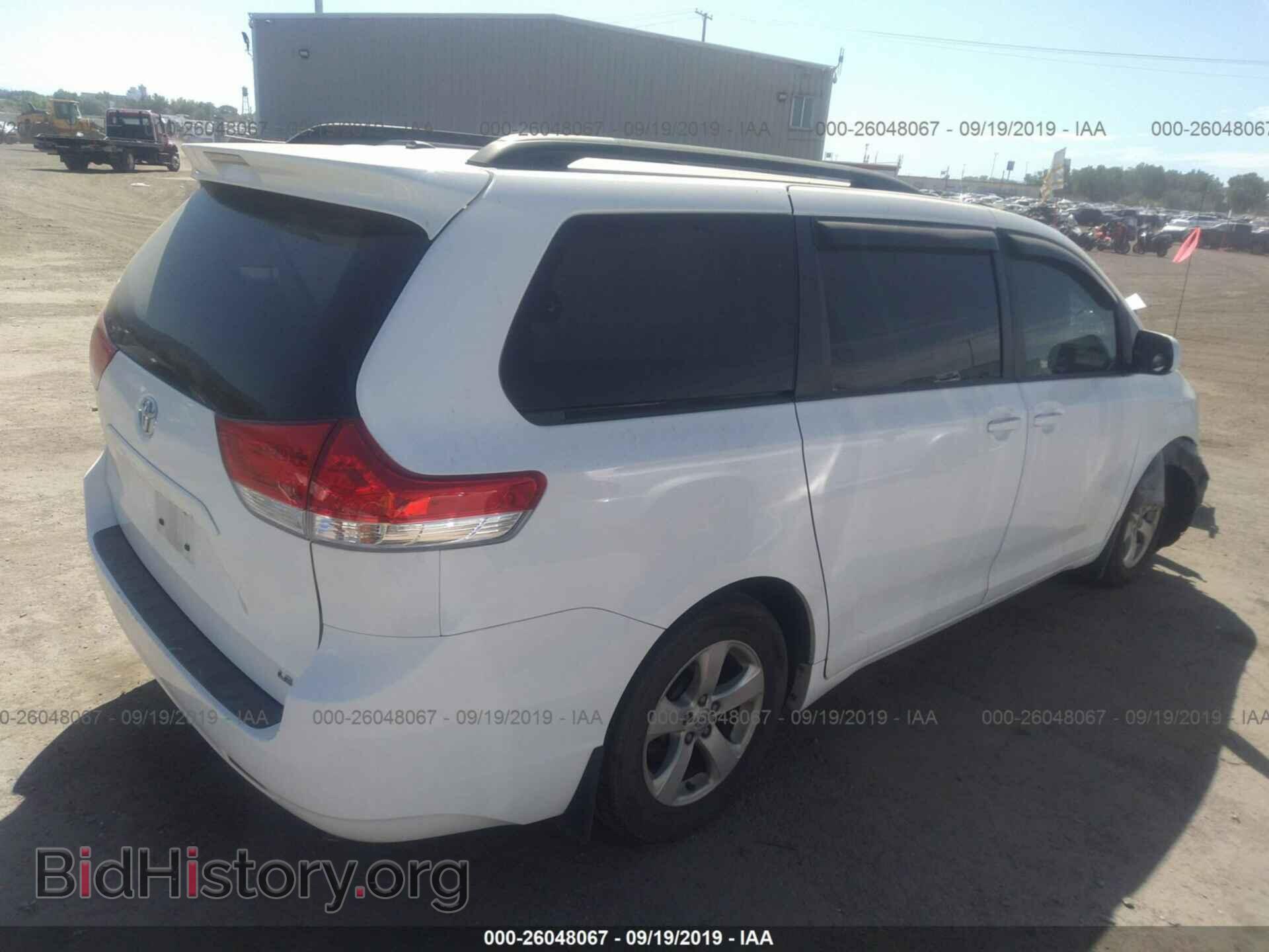 2013 TOYOTA SIENNA - VIN: 5TDKK3DC8DS302048 - Фото 4