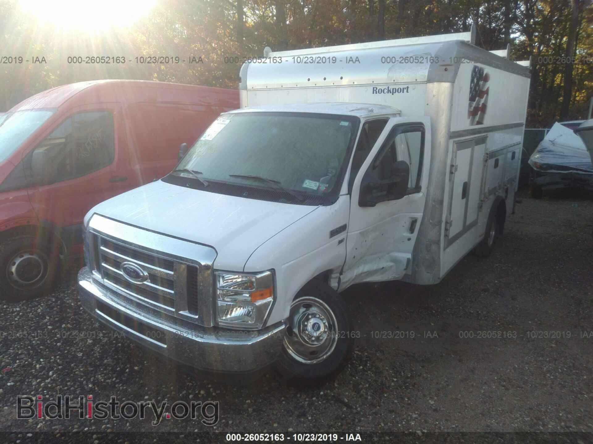 2019 FORD ECONOLINE - VIN: 1FDWE3F68KDC03184 - Фото 2