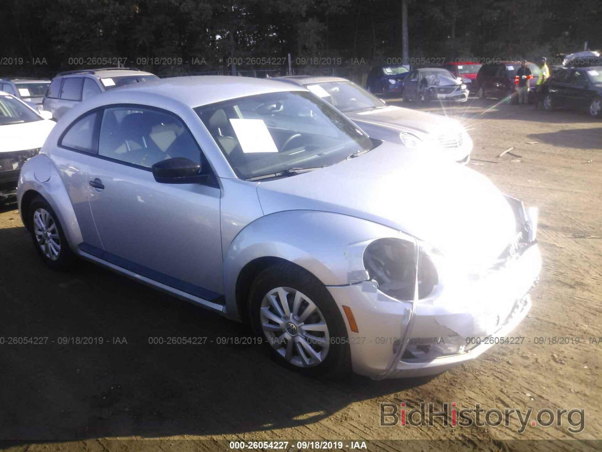 Photo 3VWFP7AT7DM645378 - VOLKSWAGEN BEETLE 2013