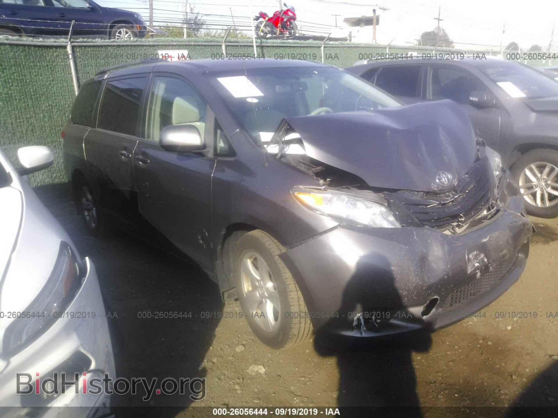 Photo 5TDKK3DC3DS293484 - TOYOTA SIENNA 2013