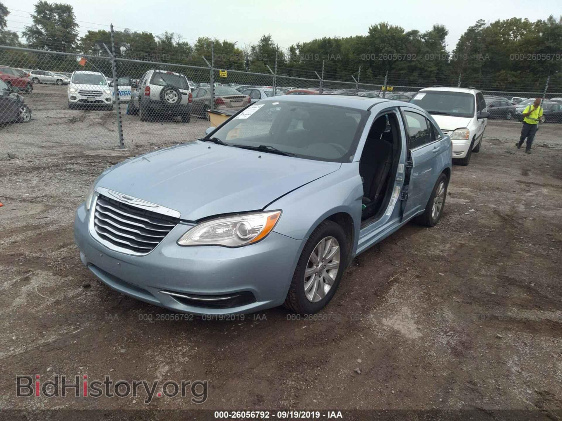 2013 CHRYSLER 200 - VIN: 1C3CCBBB2DN768459 - Фото 2