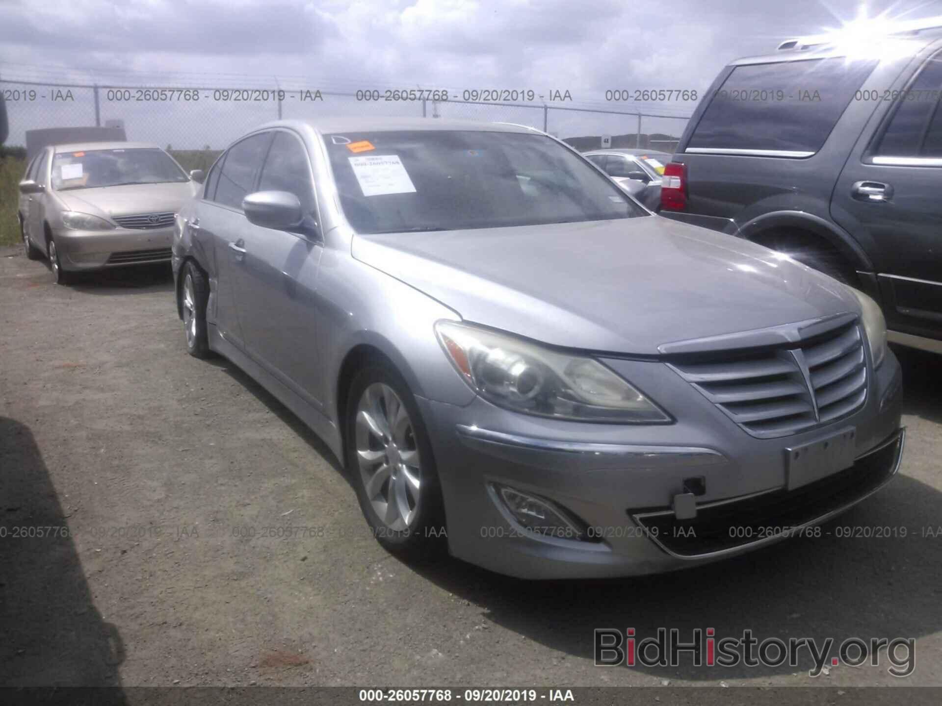 Photo KMHGC4DD2DU227517 - HYUNDAI GENESIS 2013