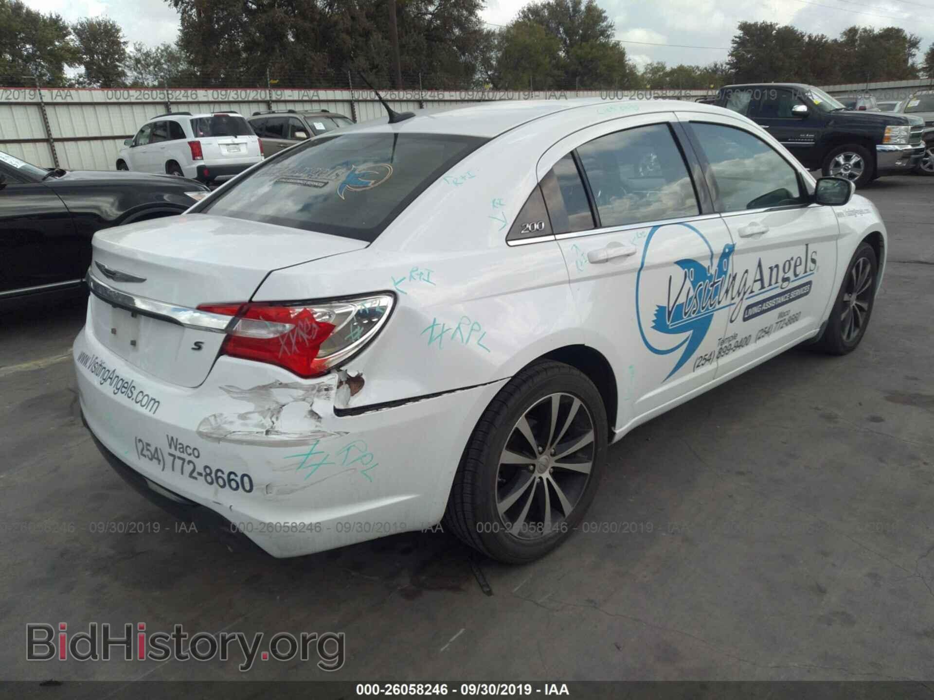 2013 CHRYSLER 200 - VIN: 1C3CCBBG0DN718042 - Photo 4