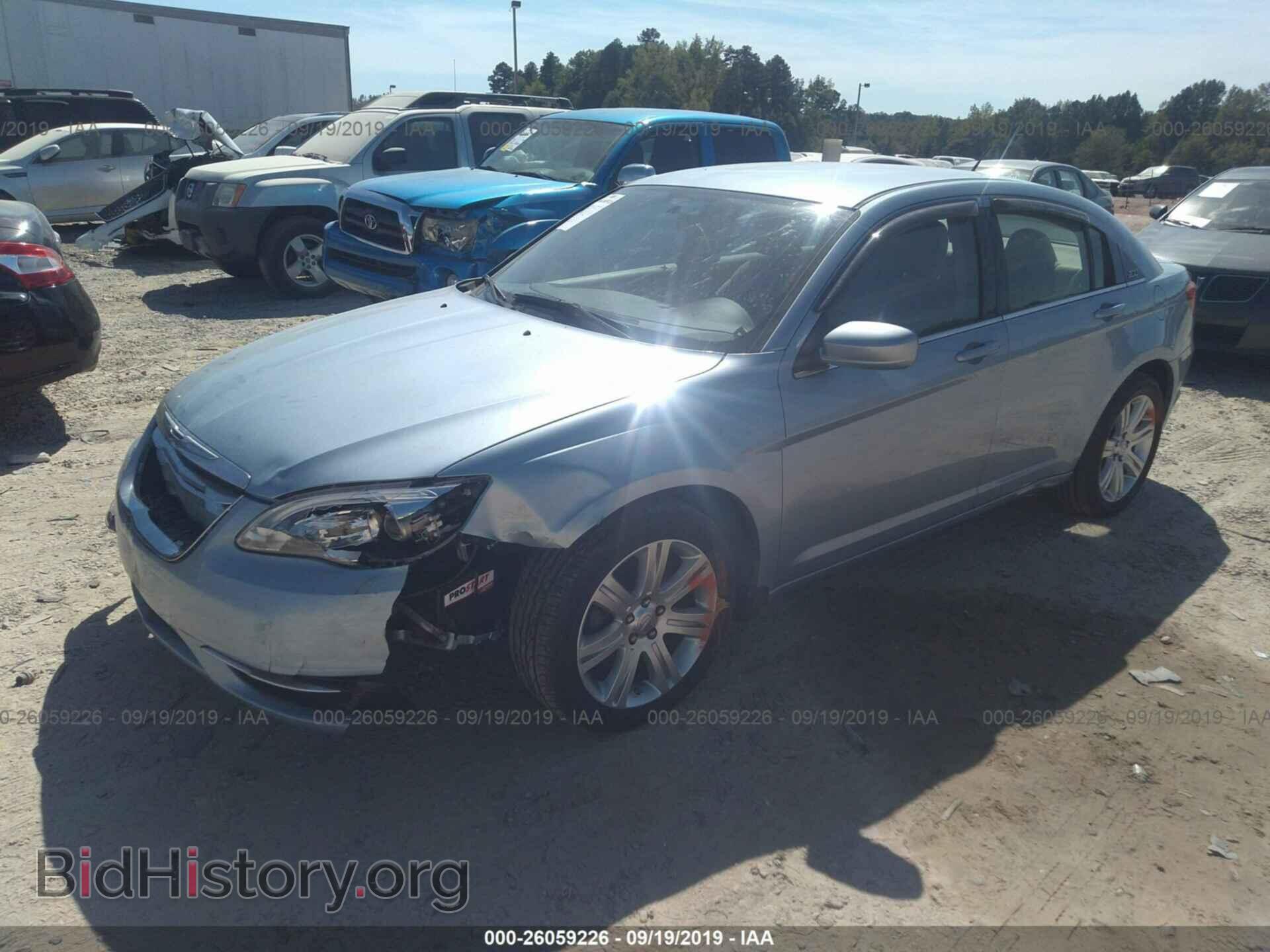 2013 CHRYSLER 200 - VIN: 1C3CCBBB0DN649955 - Photo 2