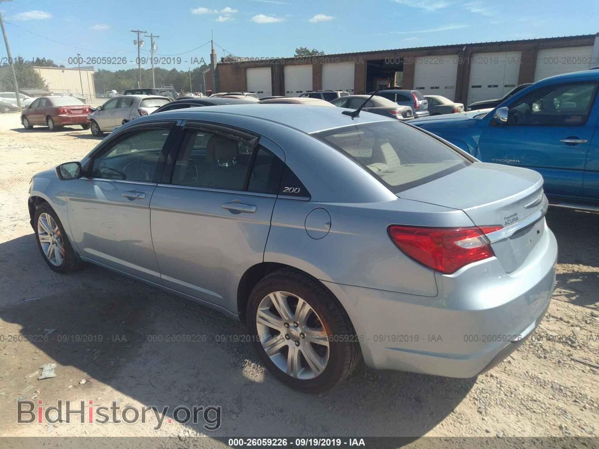 2013 CHRYSLER 200 - VIN: 1C3CCBBB0DN649955 - Photo 3