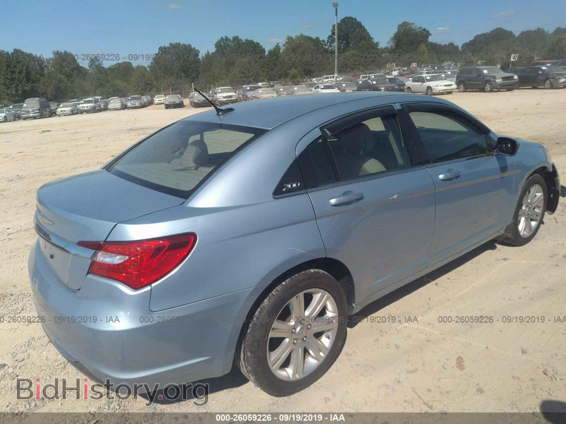 2013 CHRYSLER 200 - VIN: 1C3CCBBB0DN649955 - Photo 4