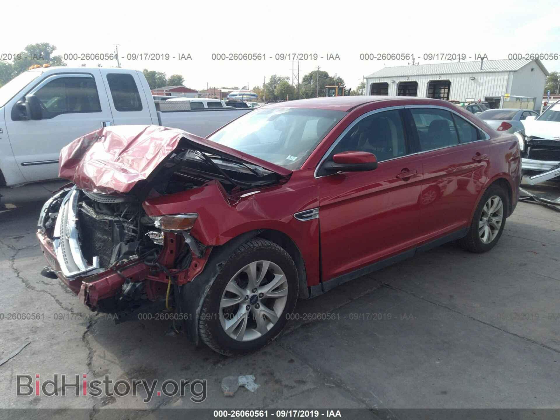 2011 FORD TAURUS - VIN: 1FAHP2EW2BG138856 - Фото 2