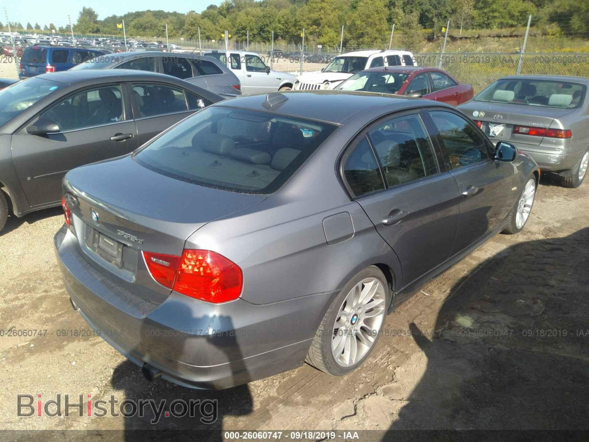 2009 BMW 335 - VIN: WBAPN73529A266575 - Фото 4