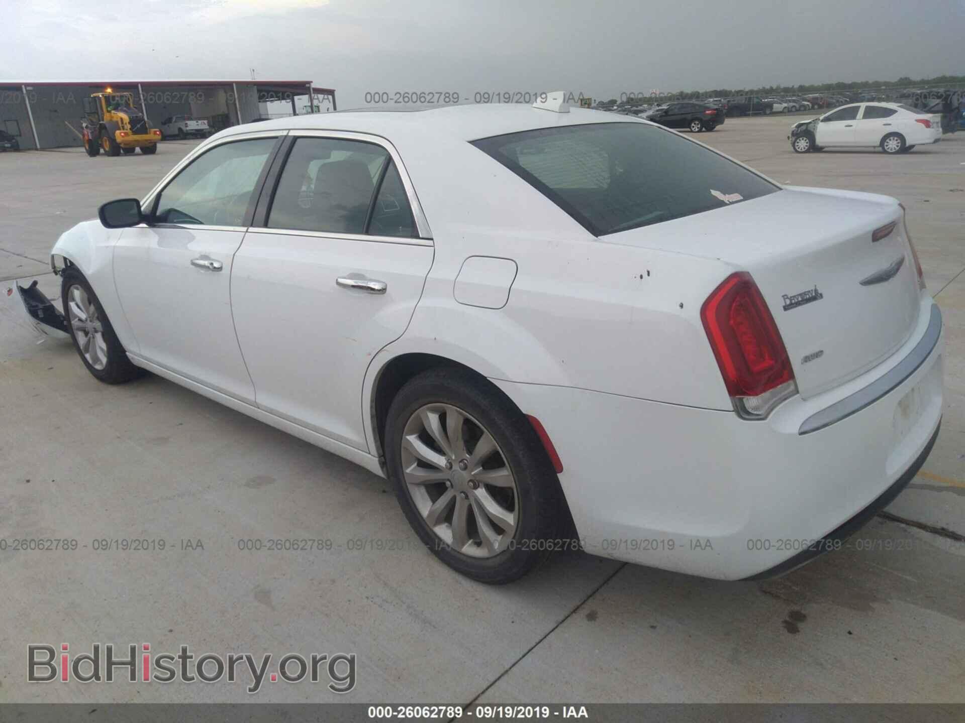 2016 CHRYSLER 300C - VIN: 2C3CCAKG1GH270207 - Фото 3