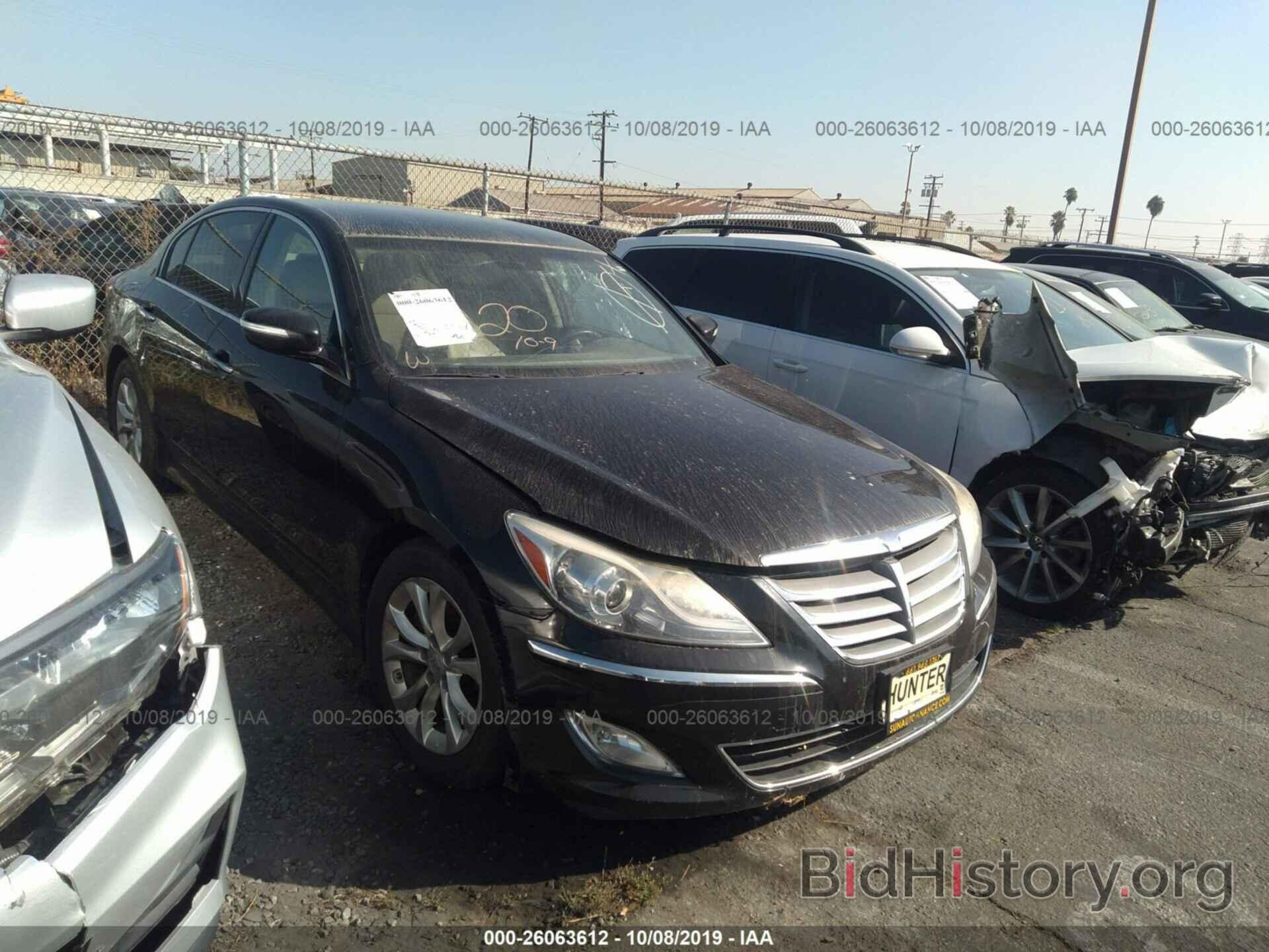 Photo KMHGC4DD8DU258206 - HYUNDAI GENESIS 2013