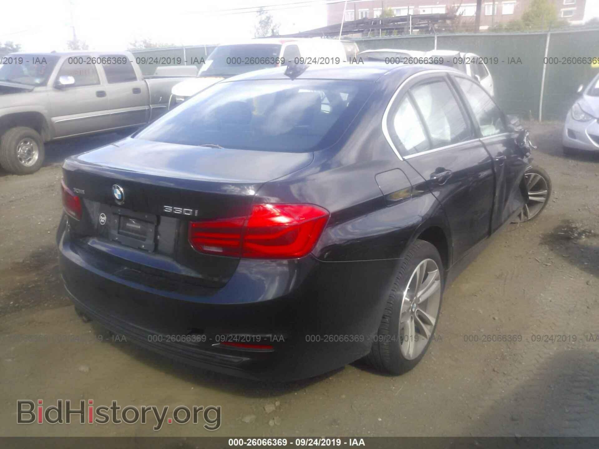 2018 BMW 330 - VIN: WBA8D9G56JNU72895 - Photo 4