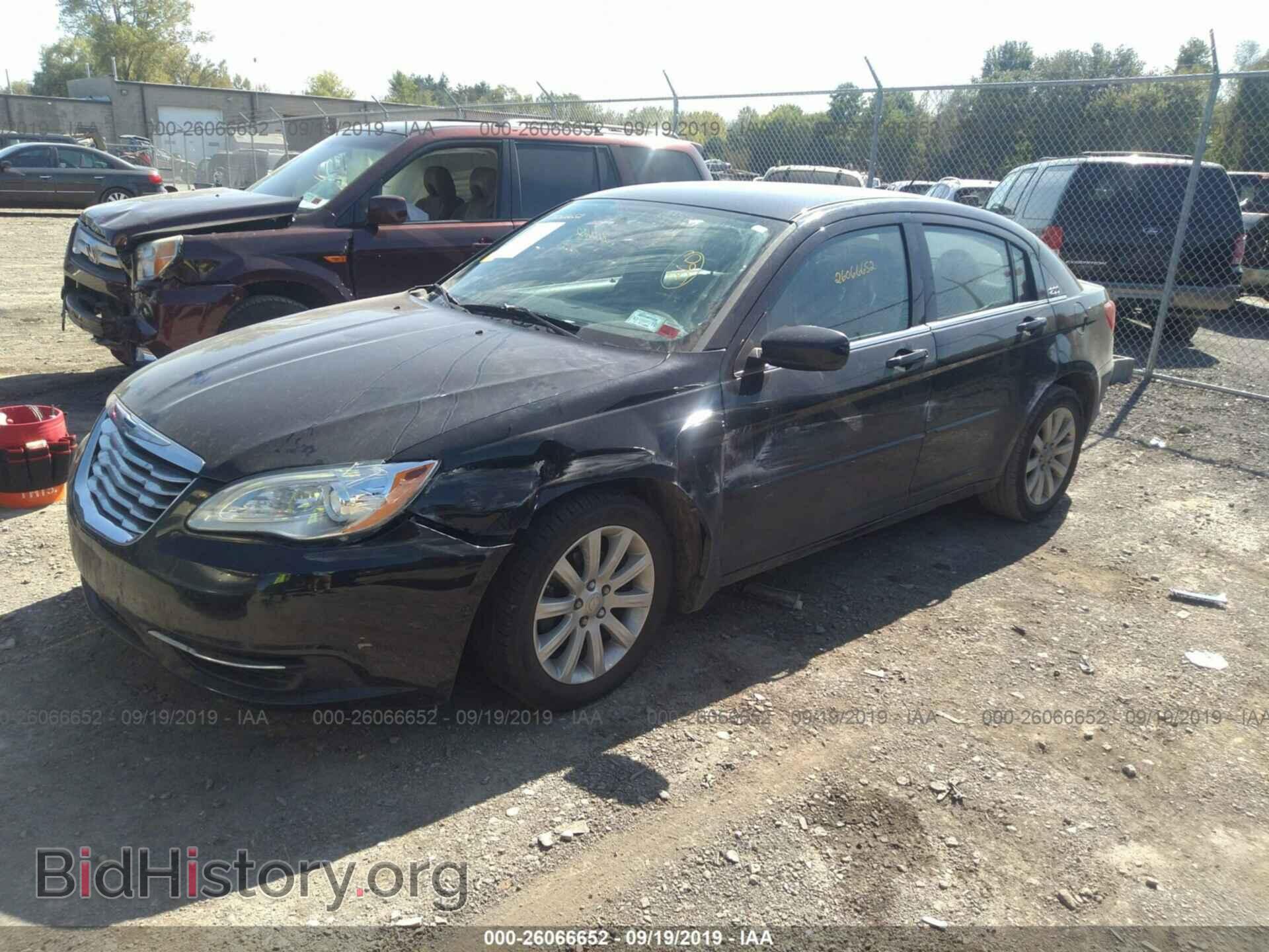 2013 CHRYSLER 200 - VIN: 1C3CCBBB8DN732646 - Фото 2
