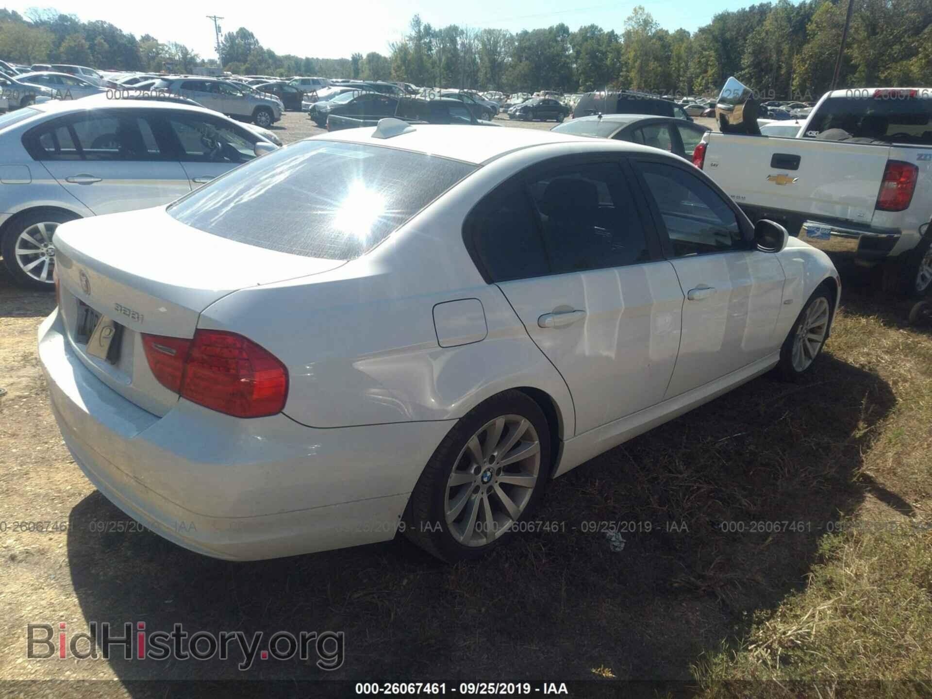 2011 BMW 328 - VIN: WBAPH5C52BA440808 - Фото 4