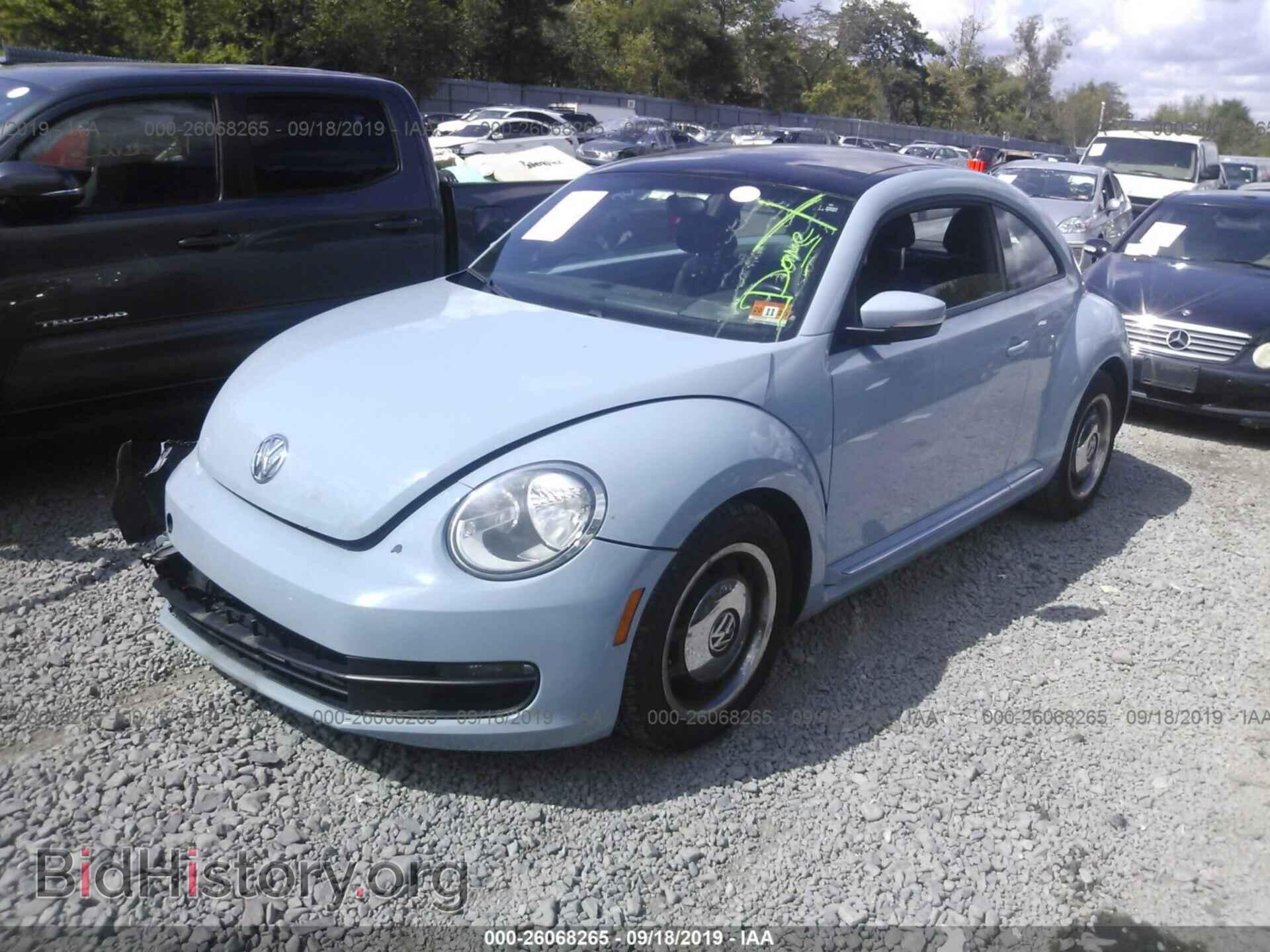 2013 VOLKSWAGEN BEETLE - VIN: 3VWJP7AT0DM637617 - Фото 2