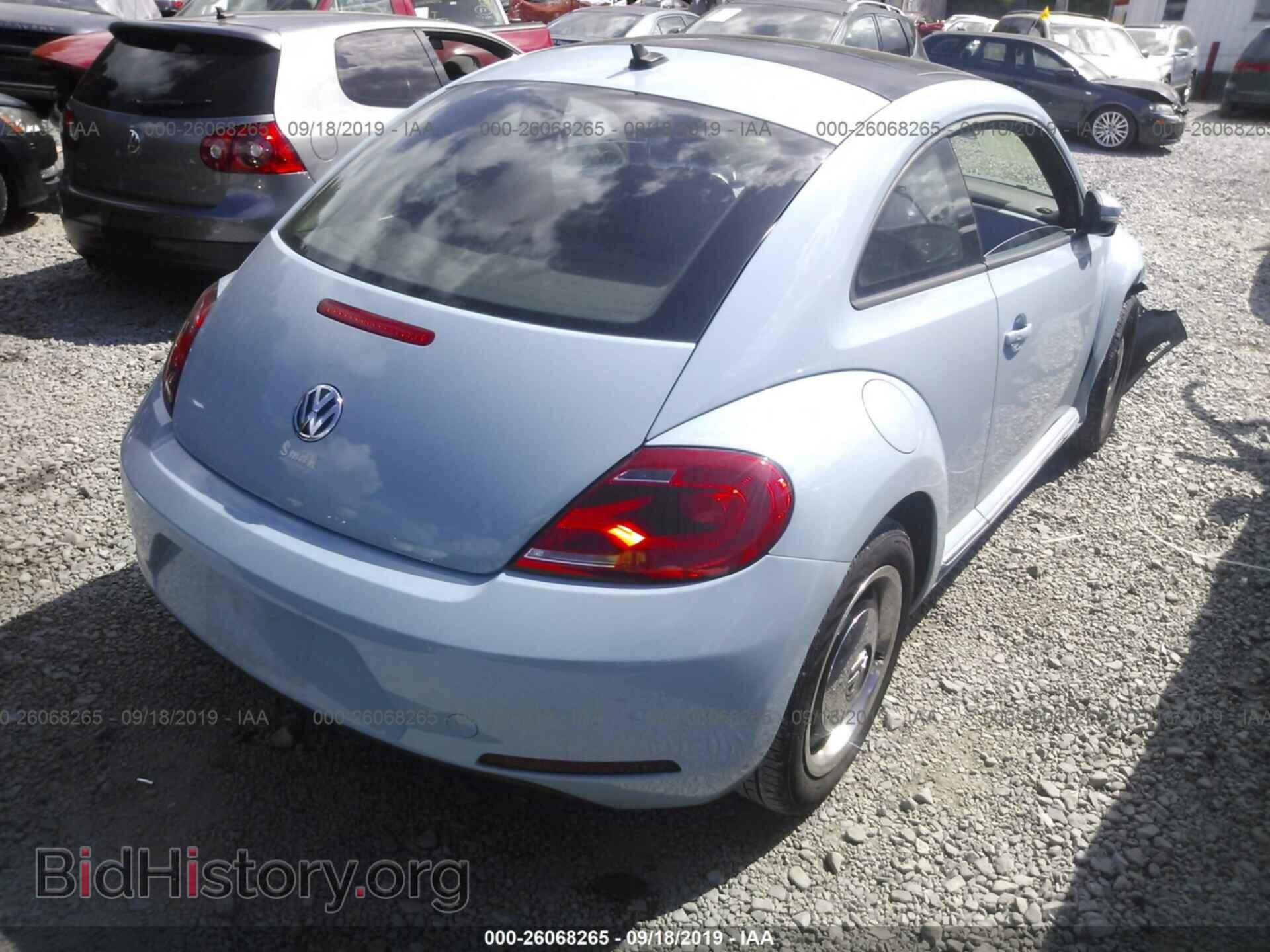 2013 VOLKSWAGEN BEETLE - VIN: 3VWJP7AT0DM637617 - Фото 4