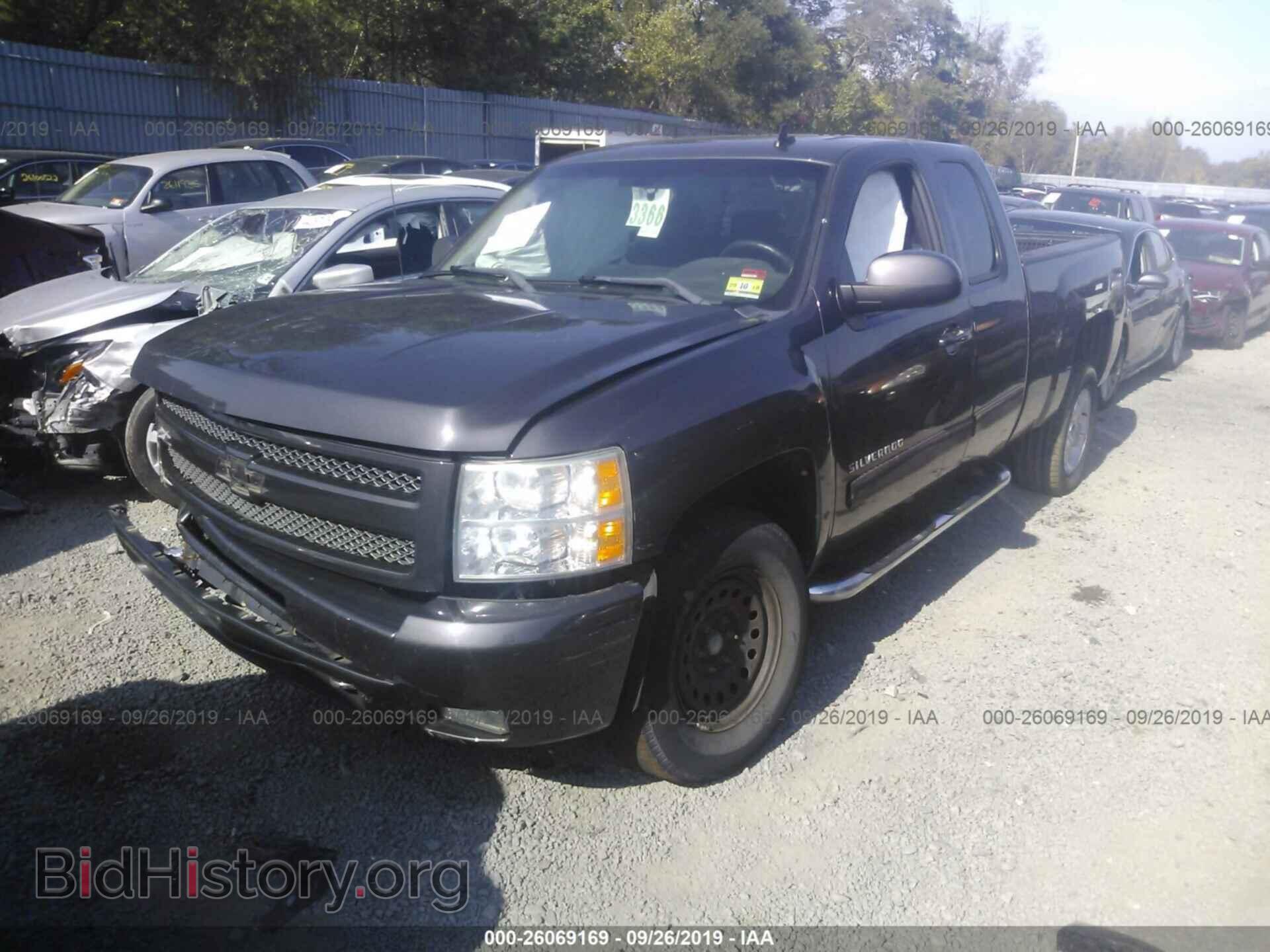 2011 CHEVROLET SILVERADO - VIN: 1GCRKSE30BZ123473 - Photo 2