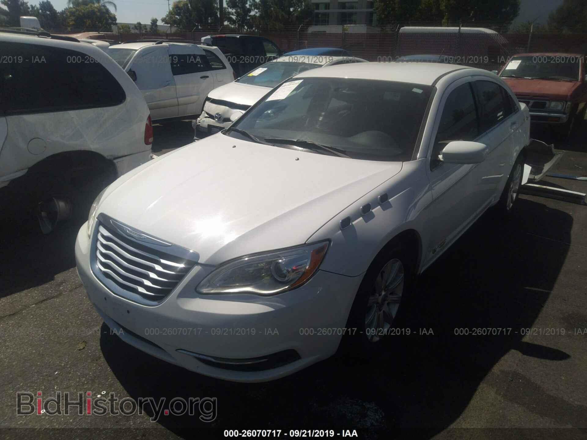2013 CHRYSLER 200 - VIN: 1C3CCBBB3DN525467 - Photo 2