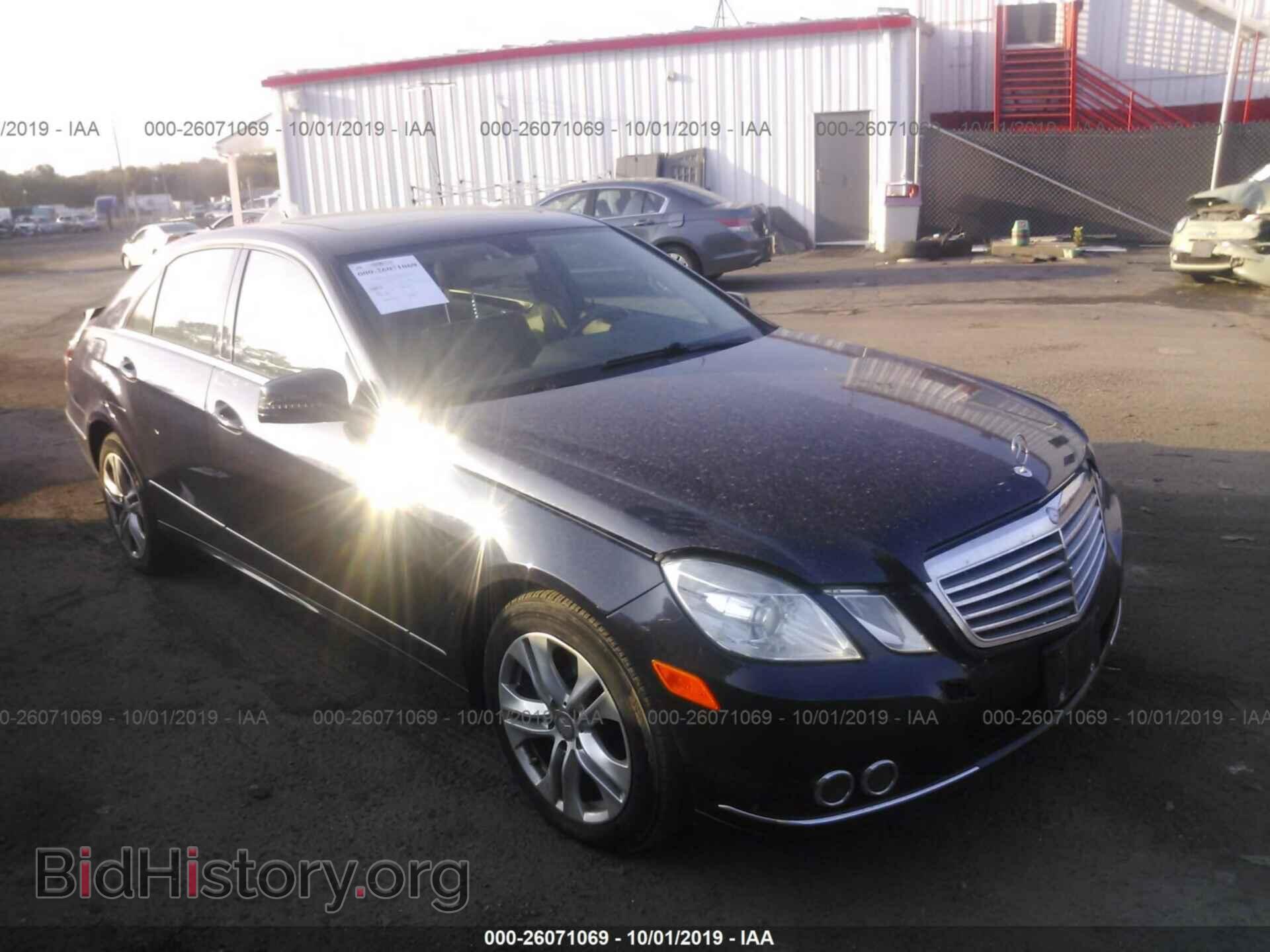 Photo WDDHF8HB2BA357589 - MERCEDES-BENZ E 2011