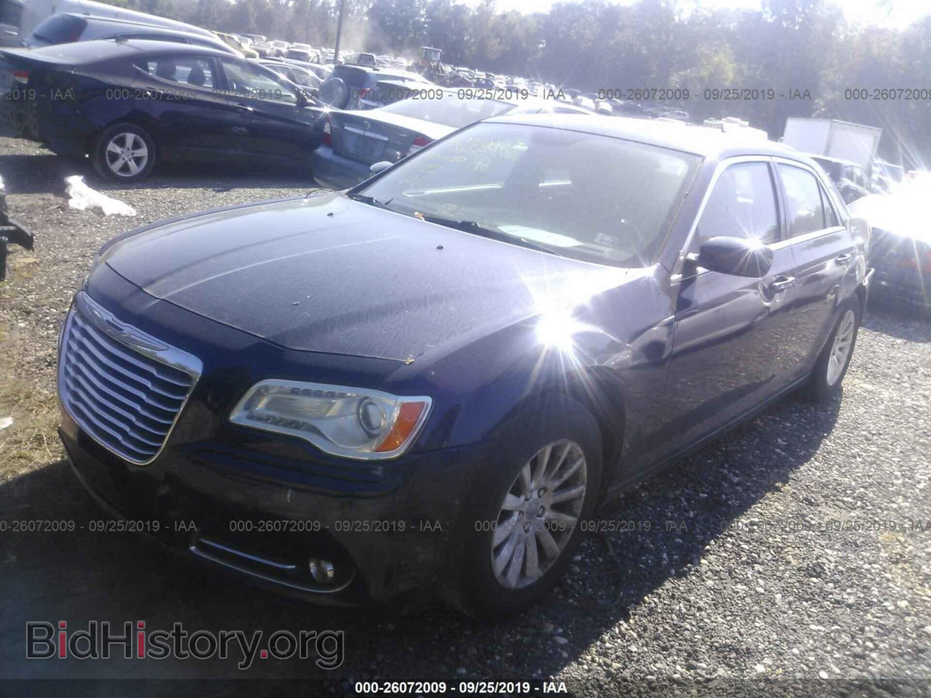 2013 CHRYSLER 300 - VIN: 2C3CCAAG2DH658916 - Фото 2