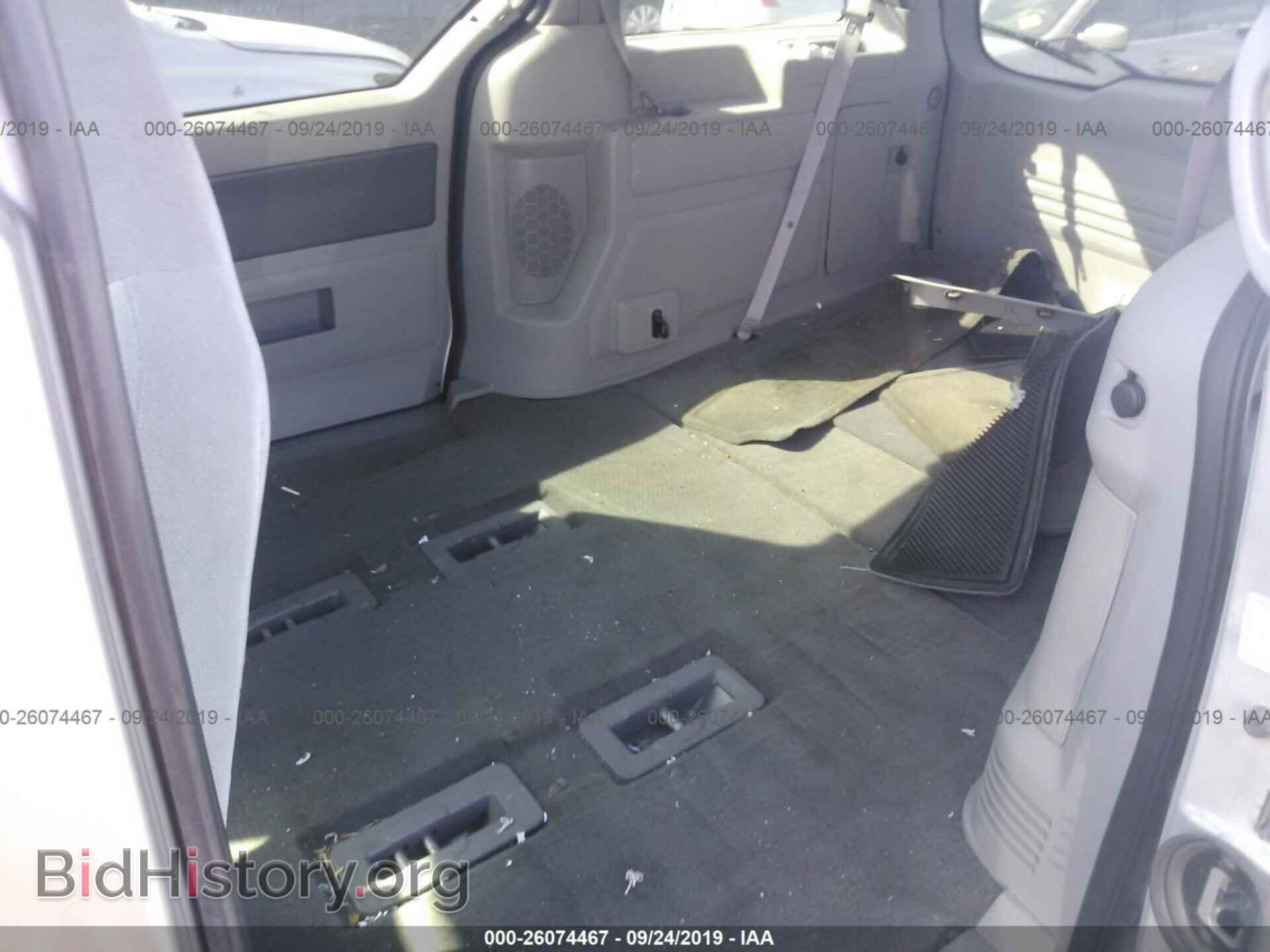 2004 FORD FREESTAR - VIN: 2FMDA50624BB15957 - Фото 8