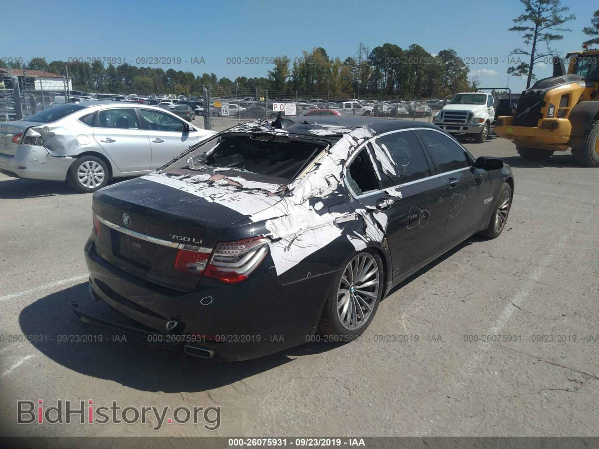 2012 BMW 750 - VIN: WBAKB8C59CDX20674 - Фото 4