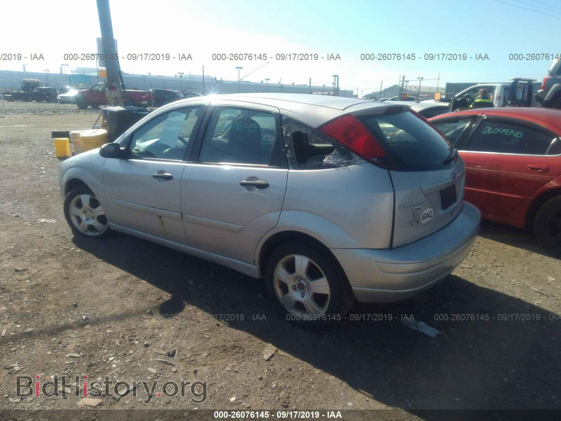 2005 FORD FOCUS - VIN: 3FAFP37NX5R138456 - Фото 3