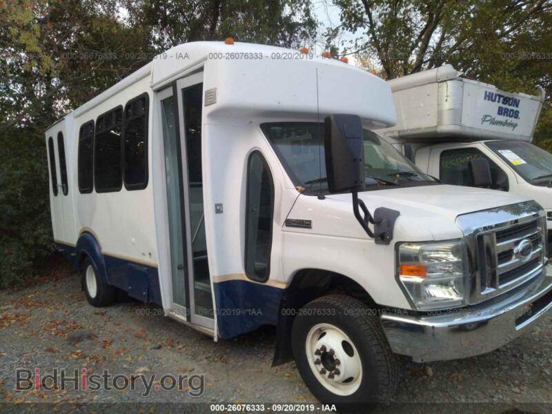 2010 Ford ECONOLINE E450 Super Duty Cutwy Van (VIN 1FDFE4FS6ADA02546) — фото 1 из 10, IAAI, повреждение: задняя часть