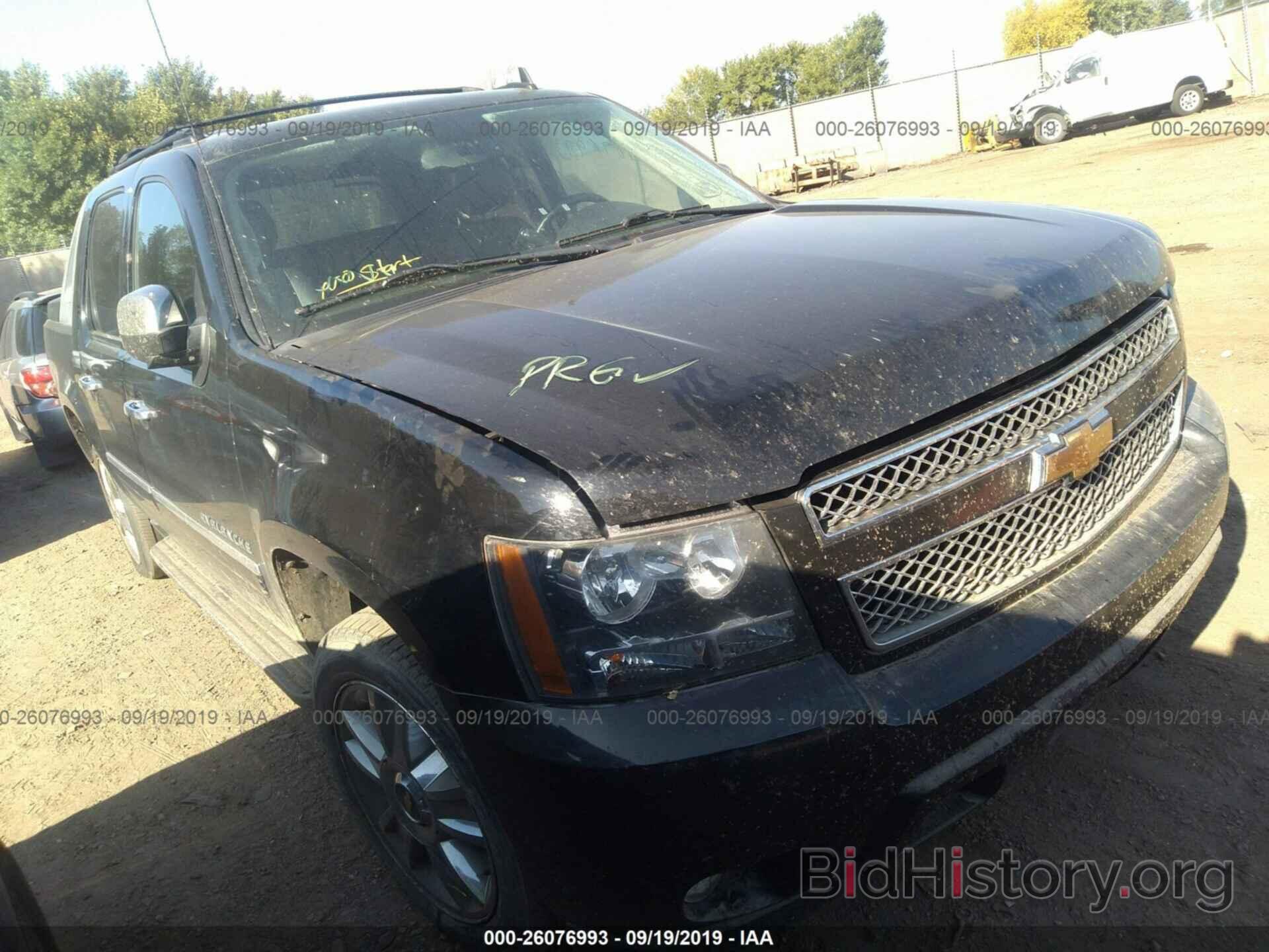 Photo 3GNVKGE03AG182234 - CHEVROLET AVALANCHE 2010