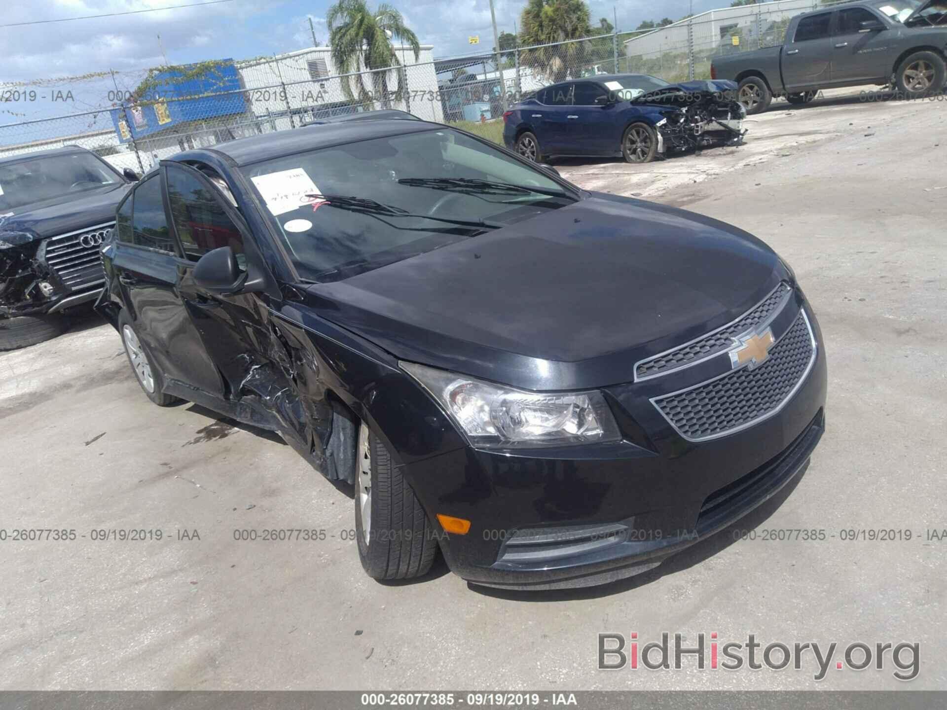 Photo 1G1PA5SH2D7107438 - CHEVROLET CRUZE 2013