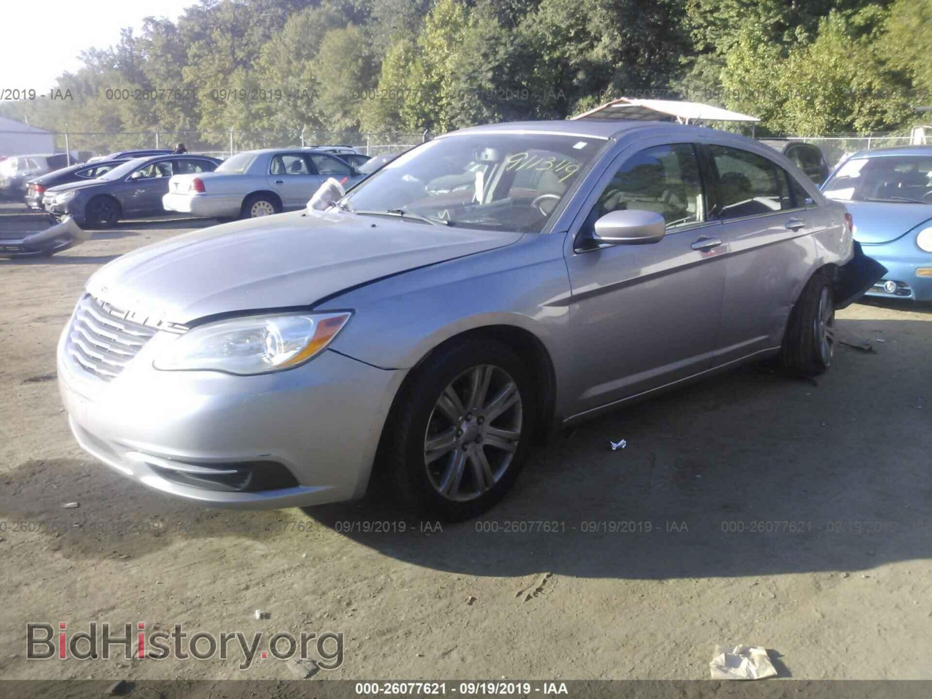 2013 CHRYSLER 200 - VIN: 1C3CCBBB6DN570709 - Фото 2