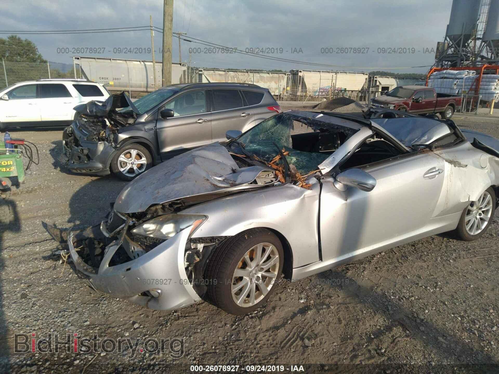 2010 LEXUS IS - VIN: JTHFF2C26A2502257 - Photo 2