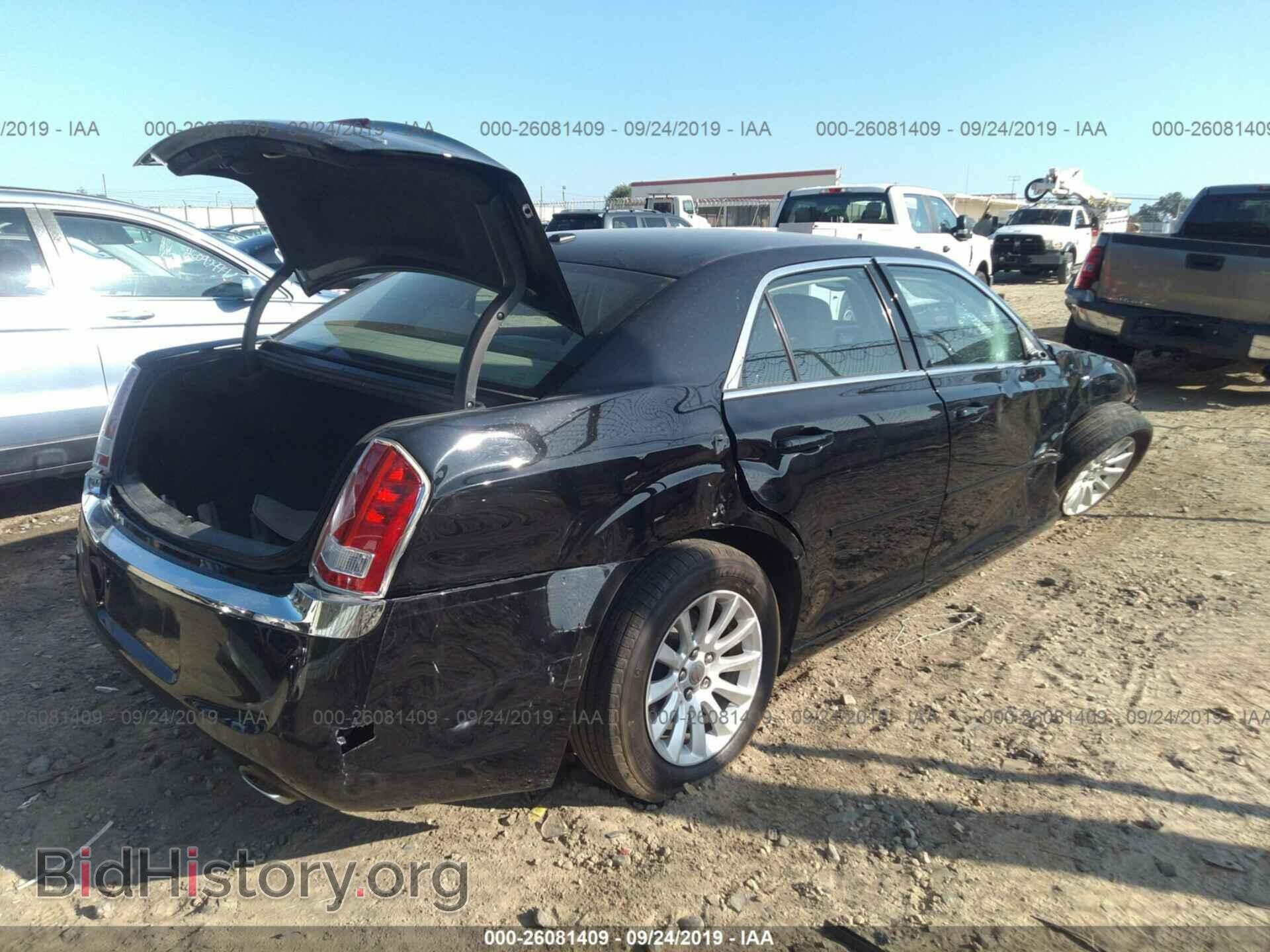 2014 CHRYSLER 300 - VIN: 2C3CCAAG3EH180877 - Фото 4