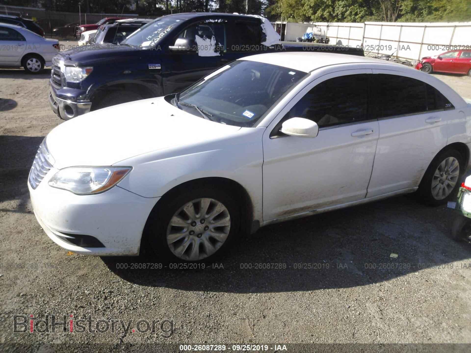 2012 CHRYSLER 200 - VIN: 1C3CCBAB7CN236009 - Фото 2