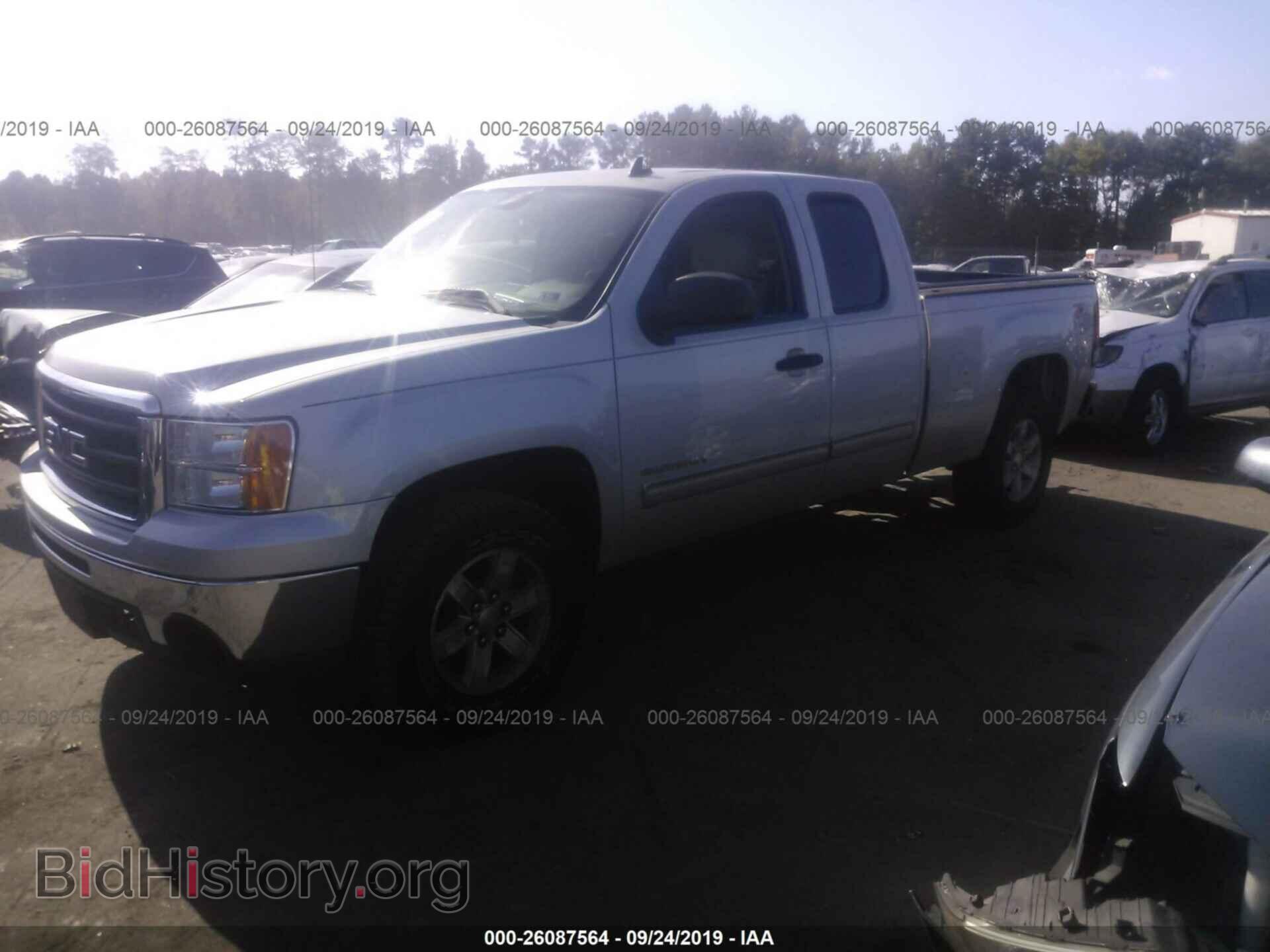 2011 GMC SIERRA - VIN: 1GTR2VE32BZ167430 - Фото 2