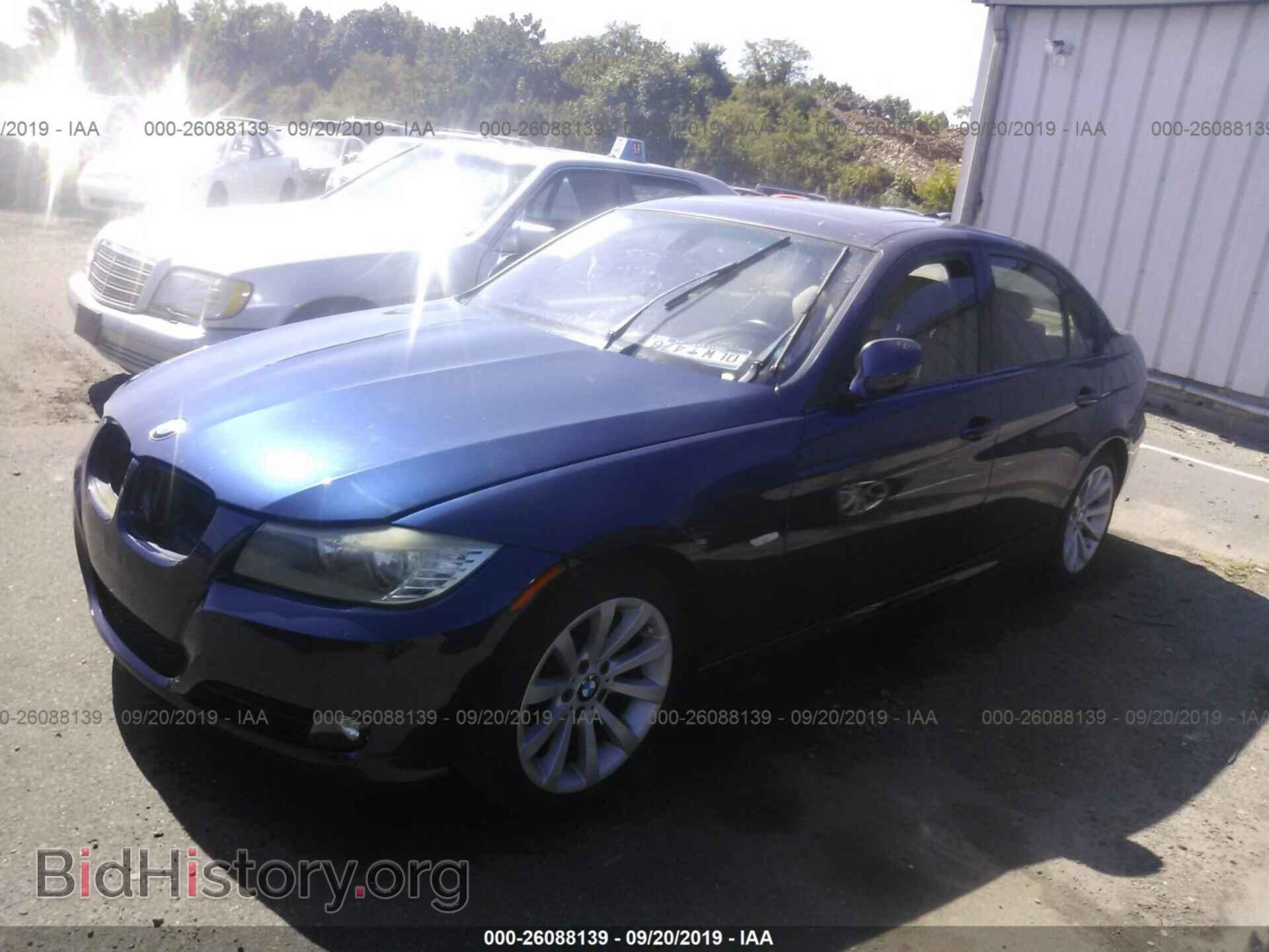 2011 BMW 328 - VIN: WBAPH7C58BE677825 - Фото 2