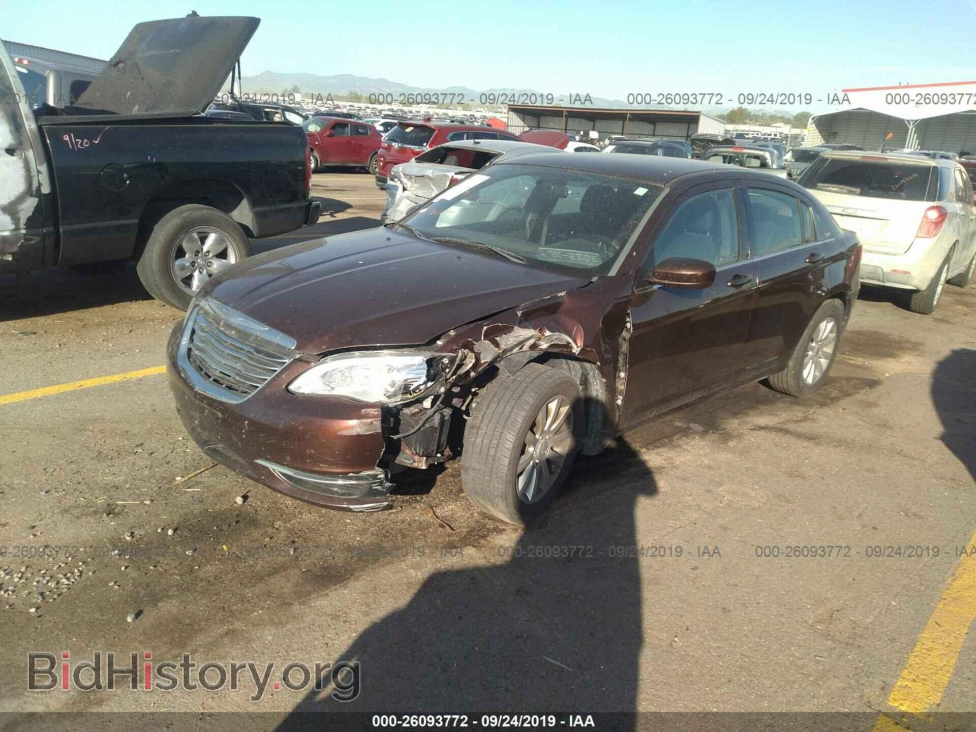 2013 CHRYSLER 200 - VIN: 1C3CCBBB8DN763265 - Фото 2