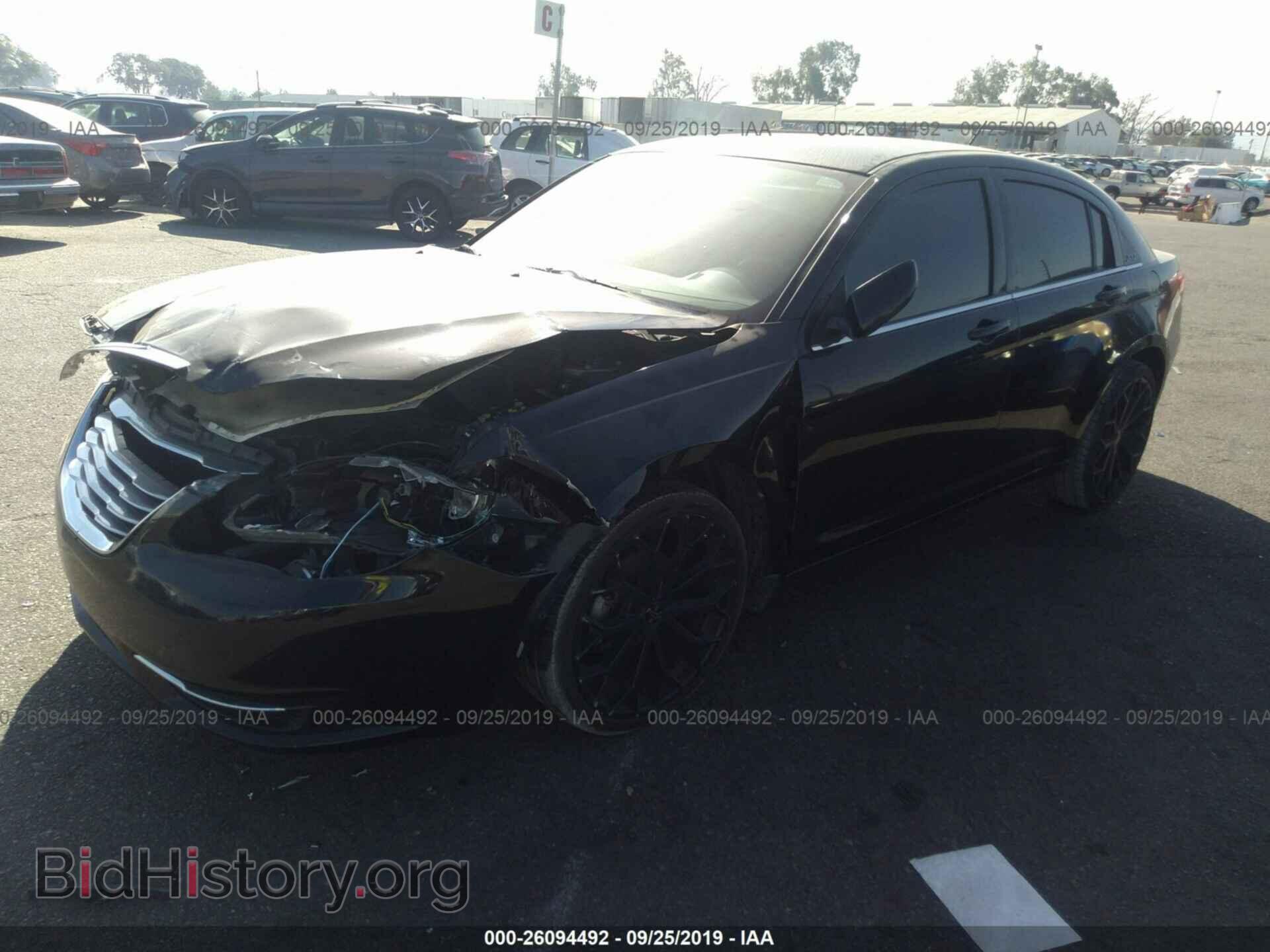 2013 CHRYSLER 200 - VIN: 1C3CCBAB2DN686846 - Фото 2