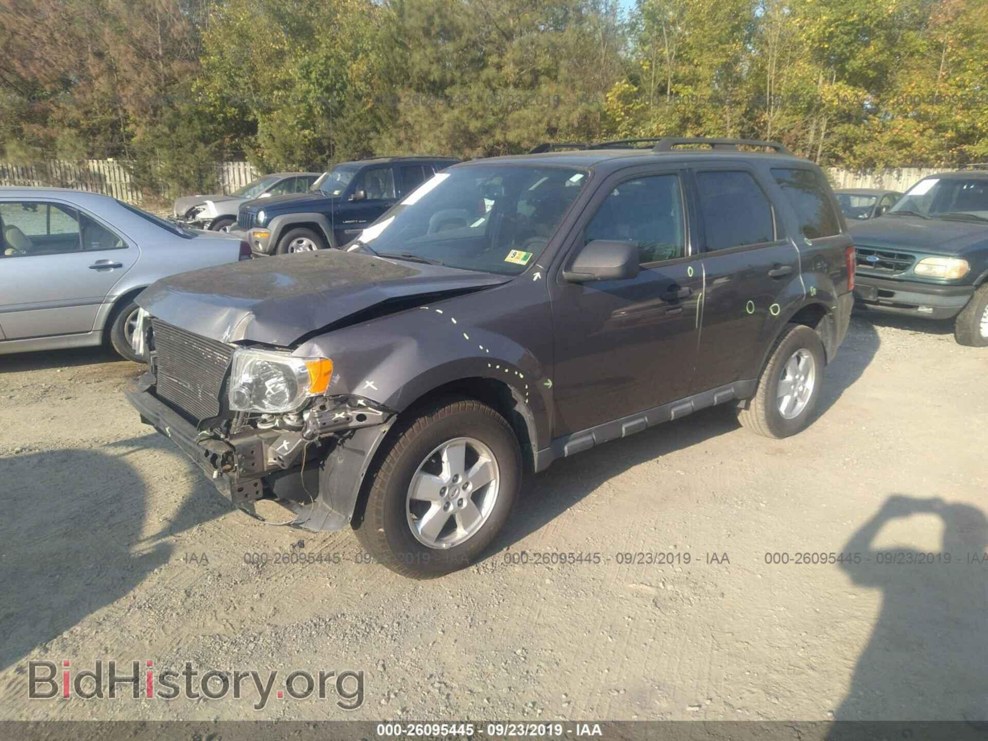 2011 FORD ESCAPE - VIN: 1FMCU0DG3BKC58895 - Фото 2