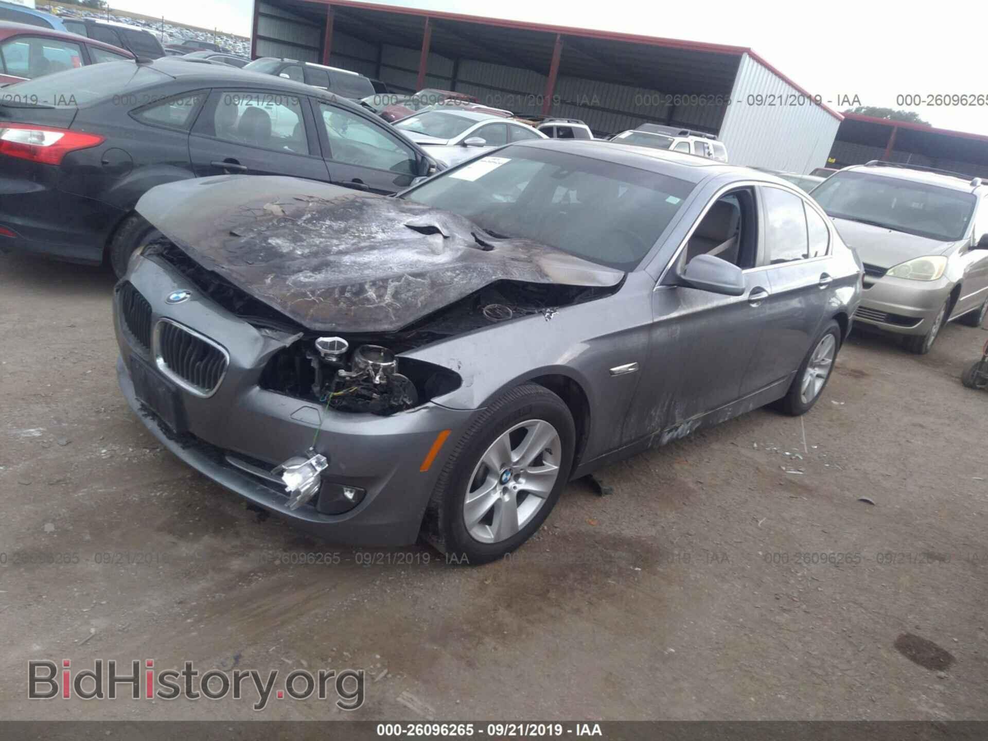 2011 BMW 528 - VIN: WBAFR1C51BC751023 - Фото 2