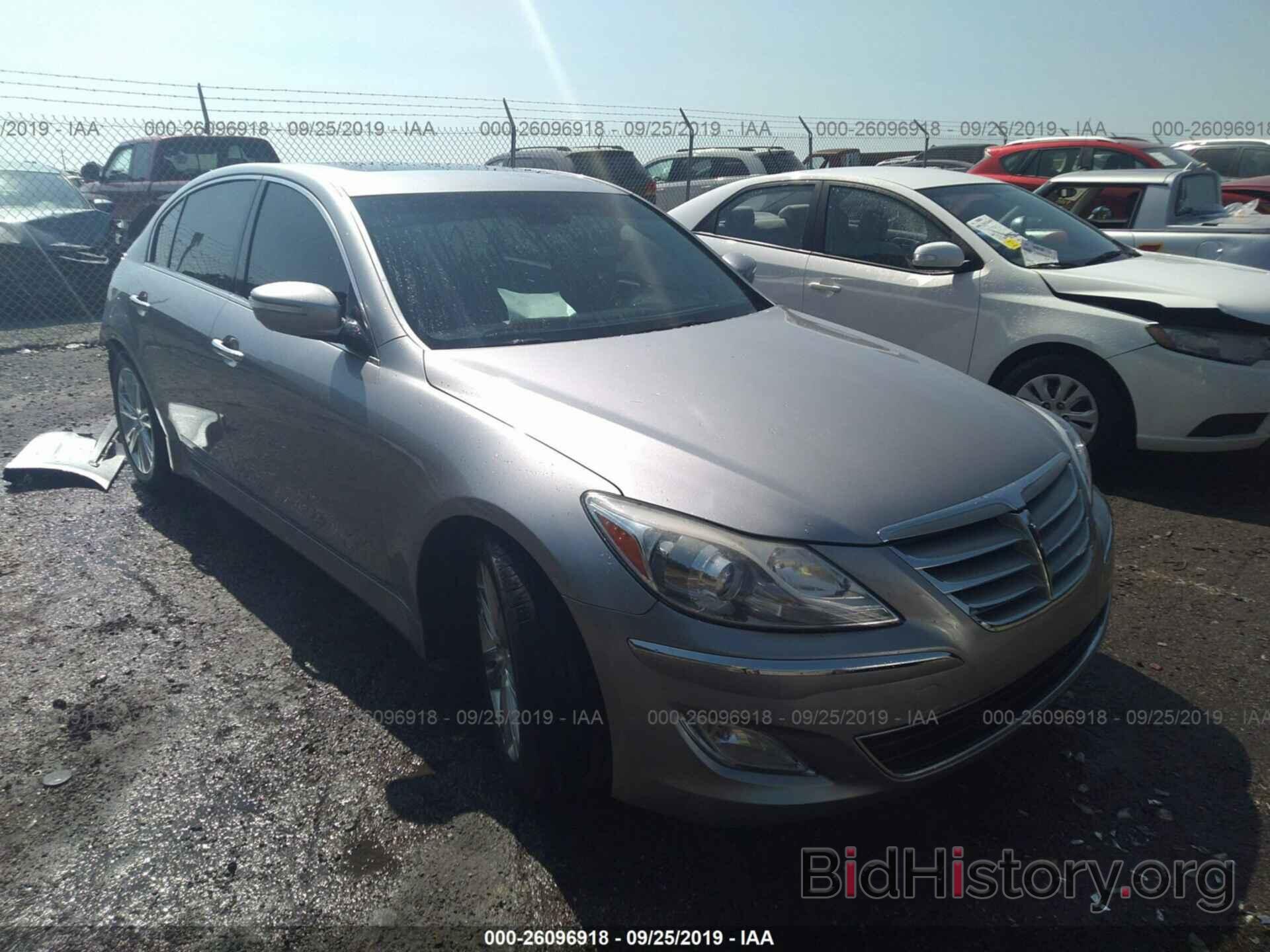 Photo KMHGC4DD8CU203592 - HYUNDAI GENESIS 2012