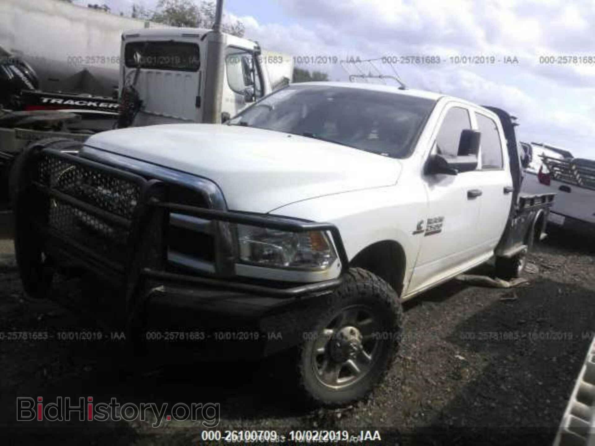 2017 RAM 2500 - VIN: 3C6UR5HLXHG693192 - Фото 2