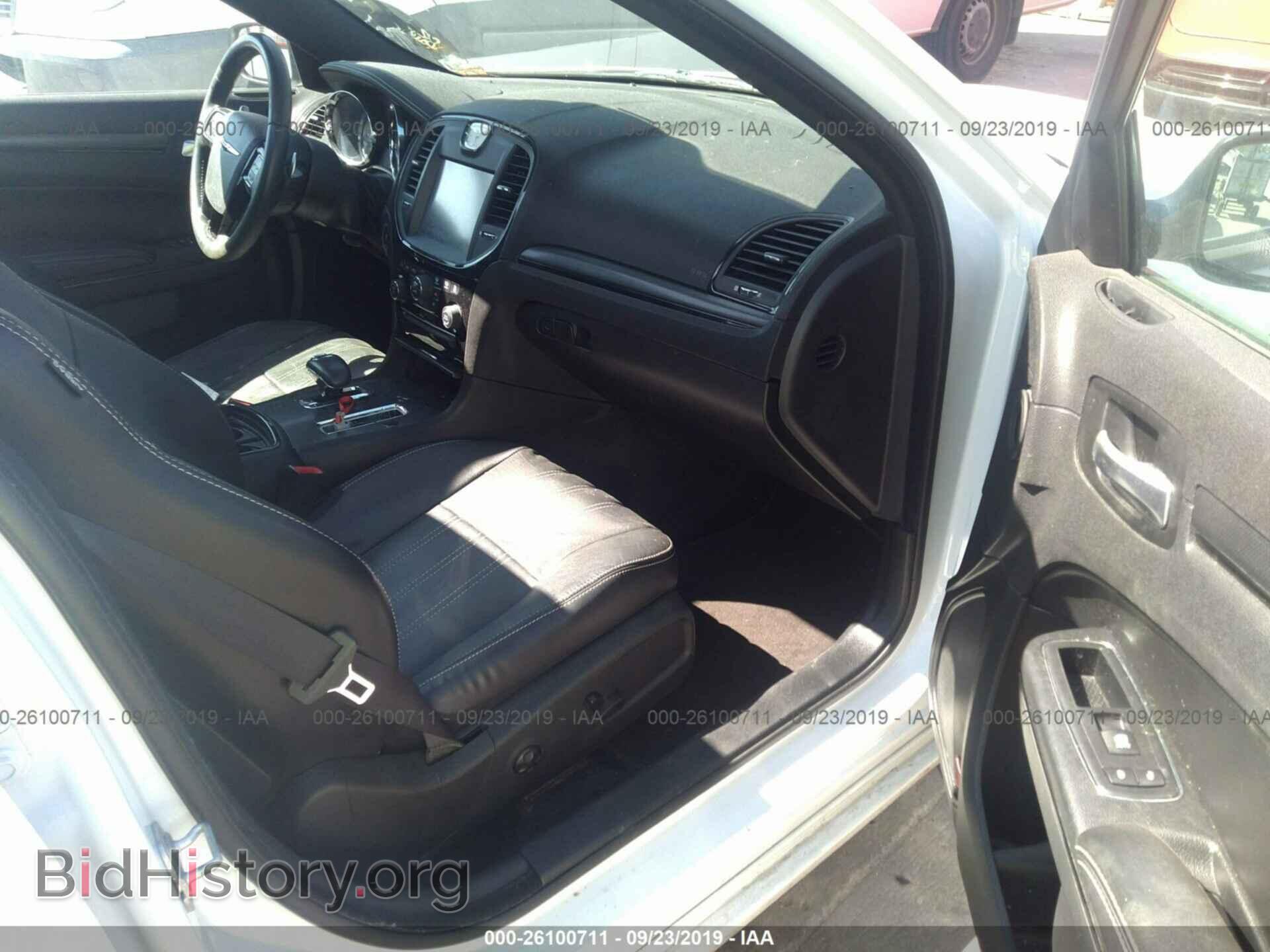 2014 CHRYSLER 300 - VIN: 2C3CCABG8EH352187 - Фото 5