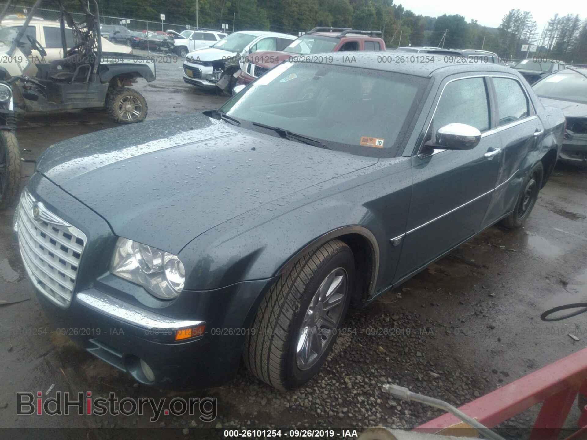 2005 CHRYSLER 300C - VIN: 2C3AA63H35H106584 - Фото 2