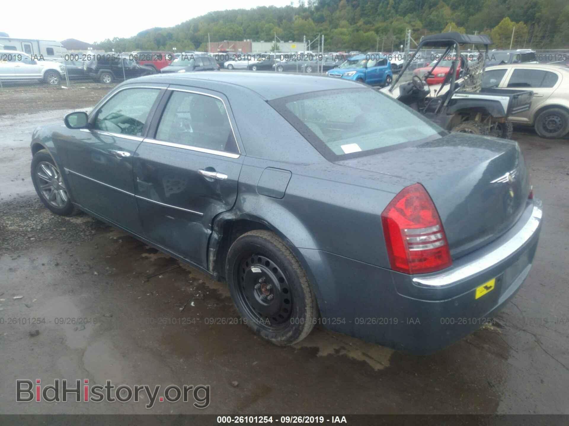 2005 CHRYSLER 300C - VIN: 2C3AA63H35H106584 - Фото 3