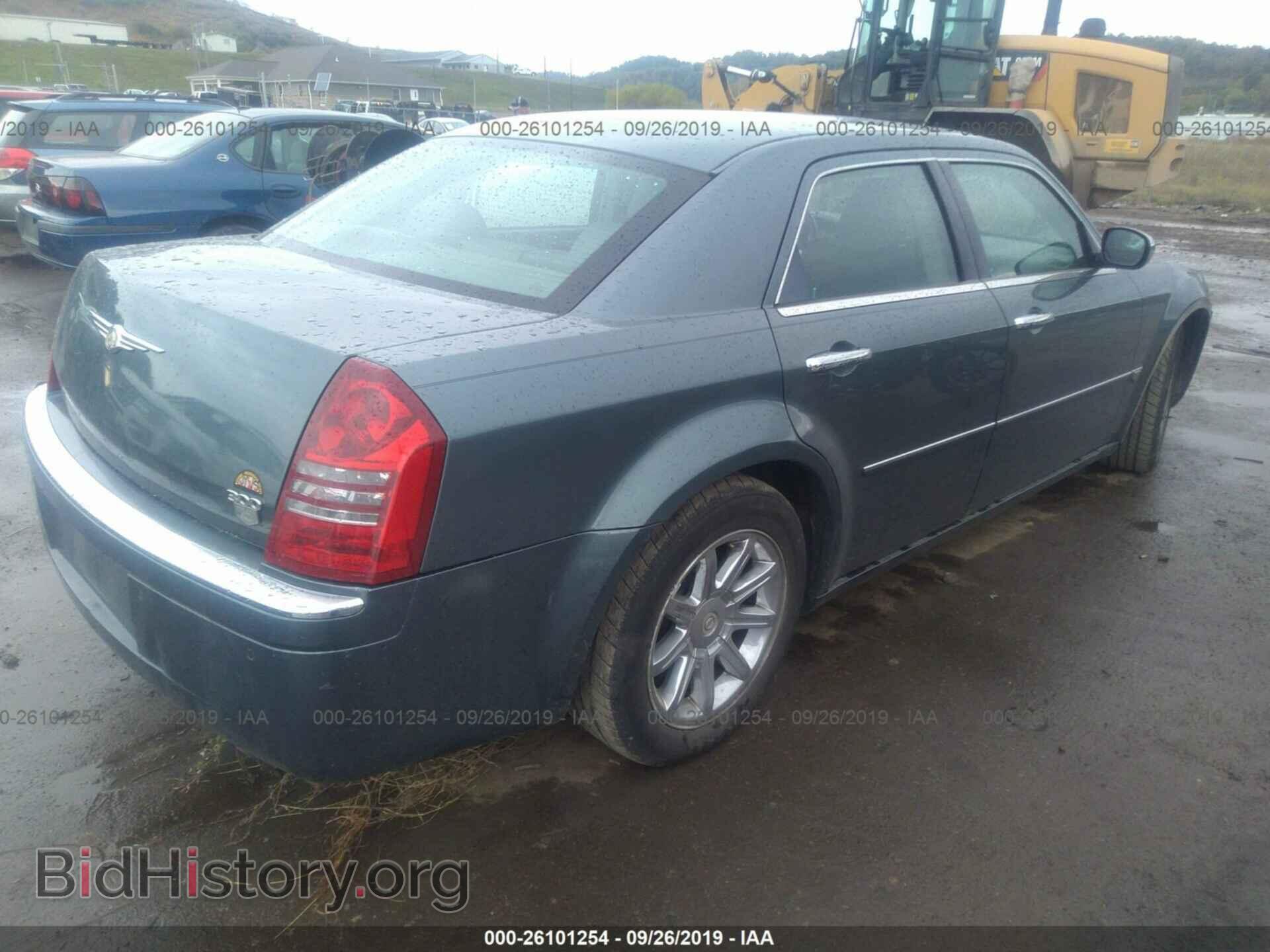 2005 CHRYSLER 300C - VIN: 2C3AA63H35H106584 - Фото 4